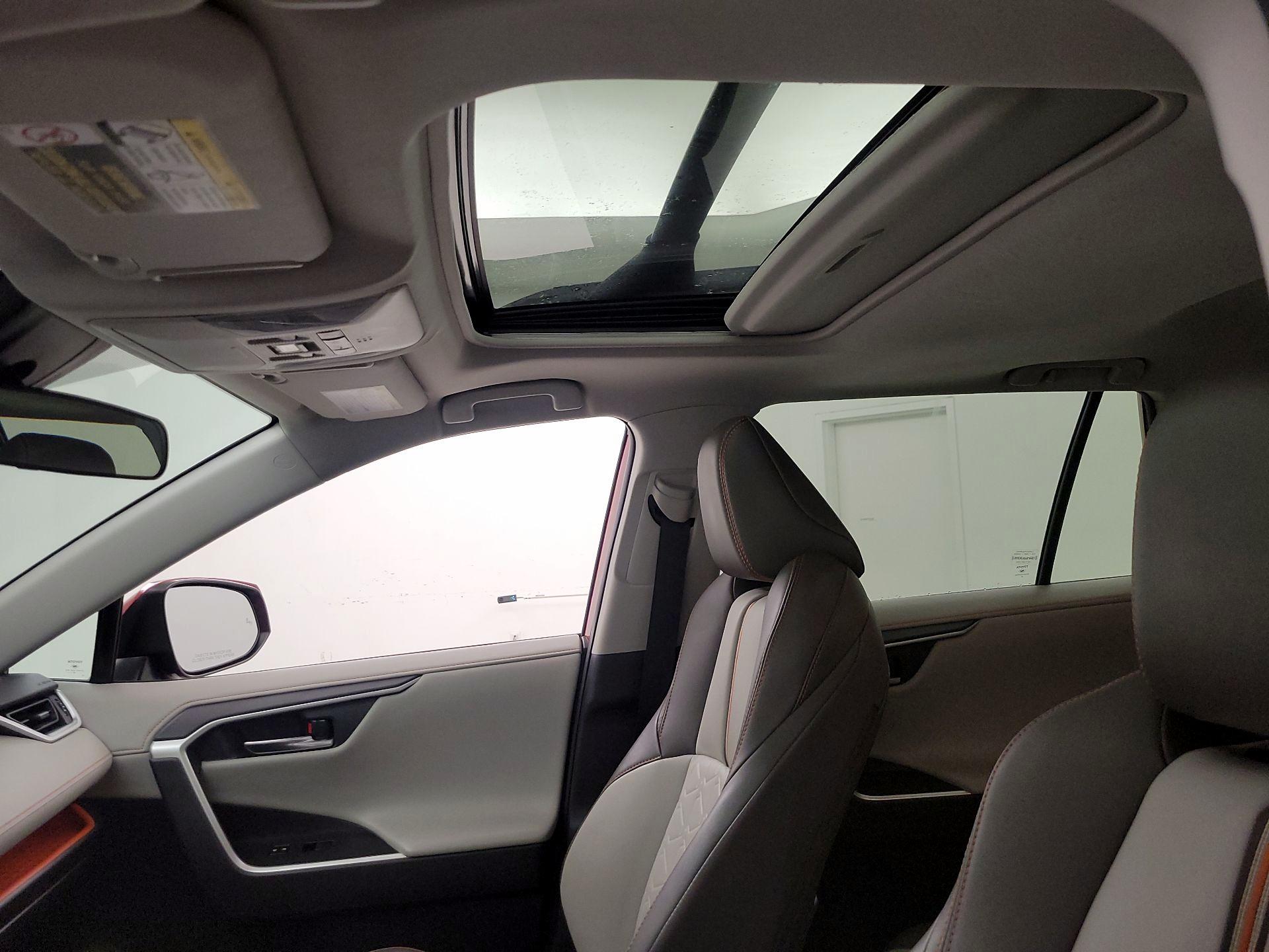 Thumbnail: 2019 Toyota RAV4 - 19