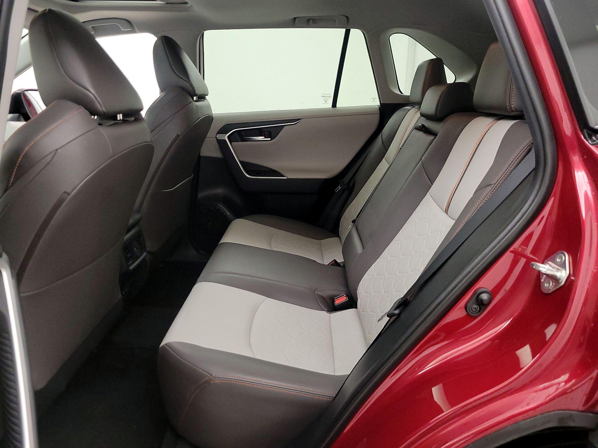 Thumbnail: 2019 Toyota RAV4 - 20