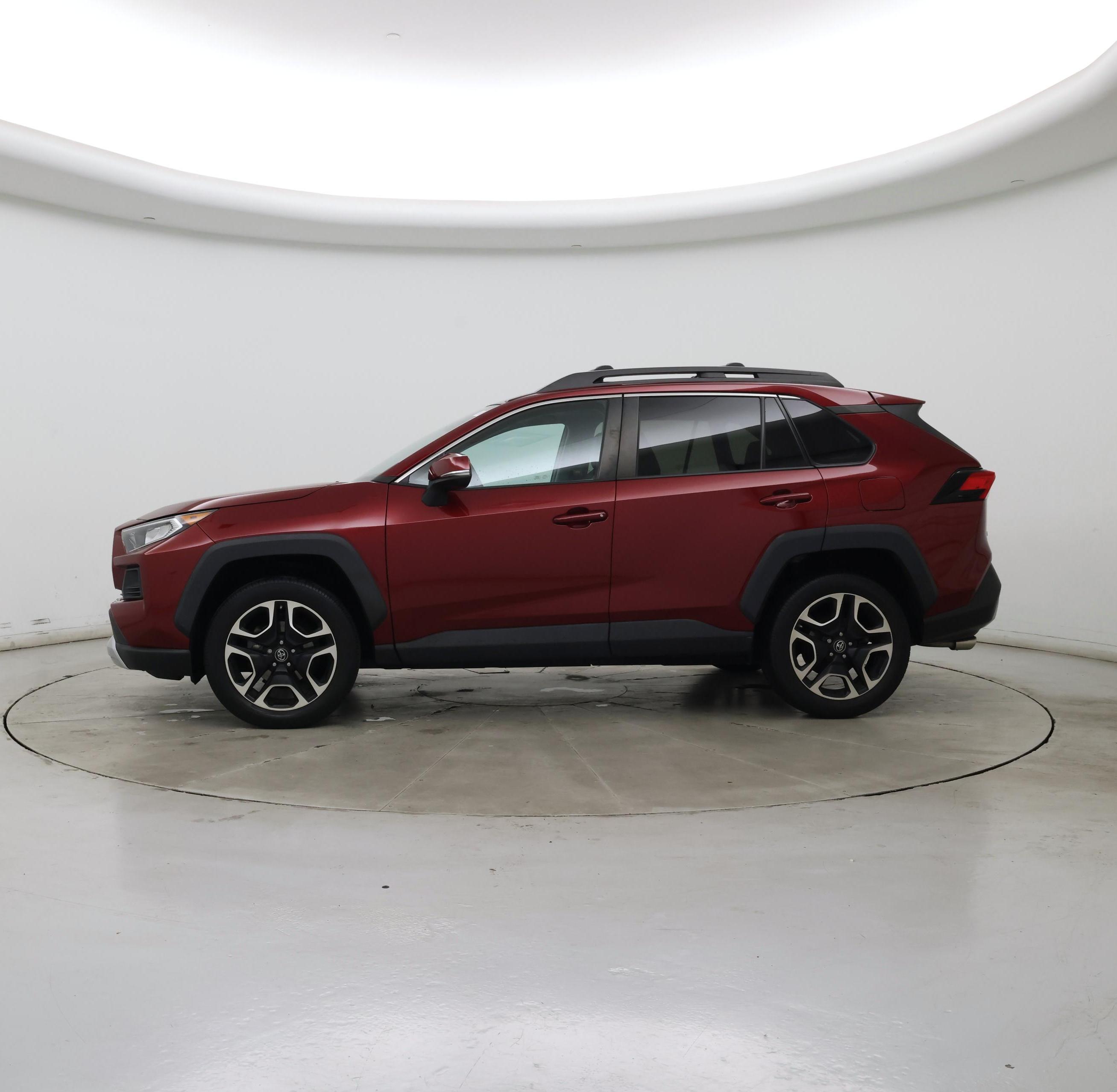 Thumbnail: 2019 Toyota RAV4 - 3