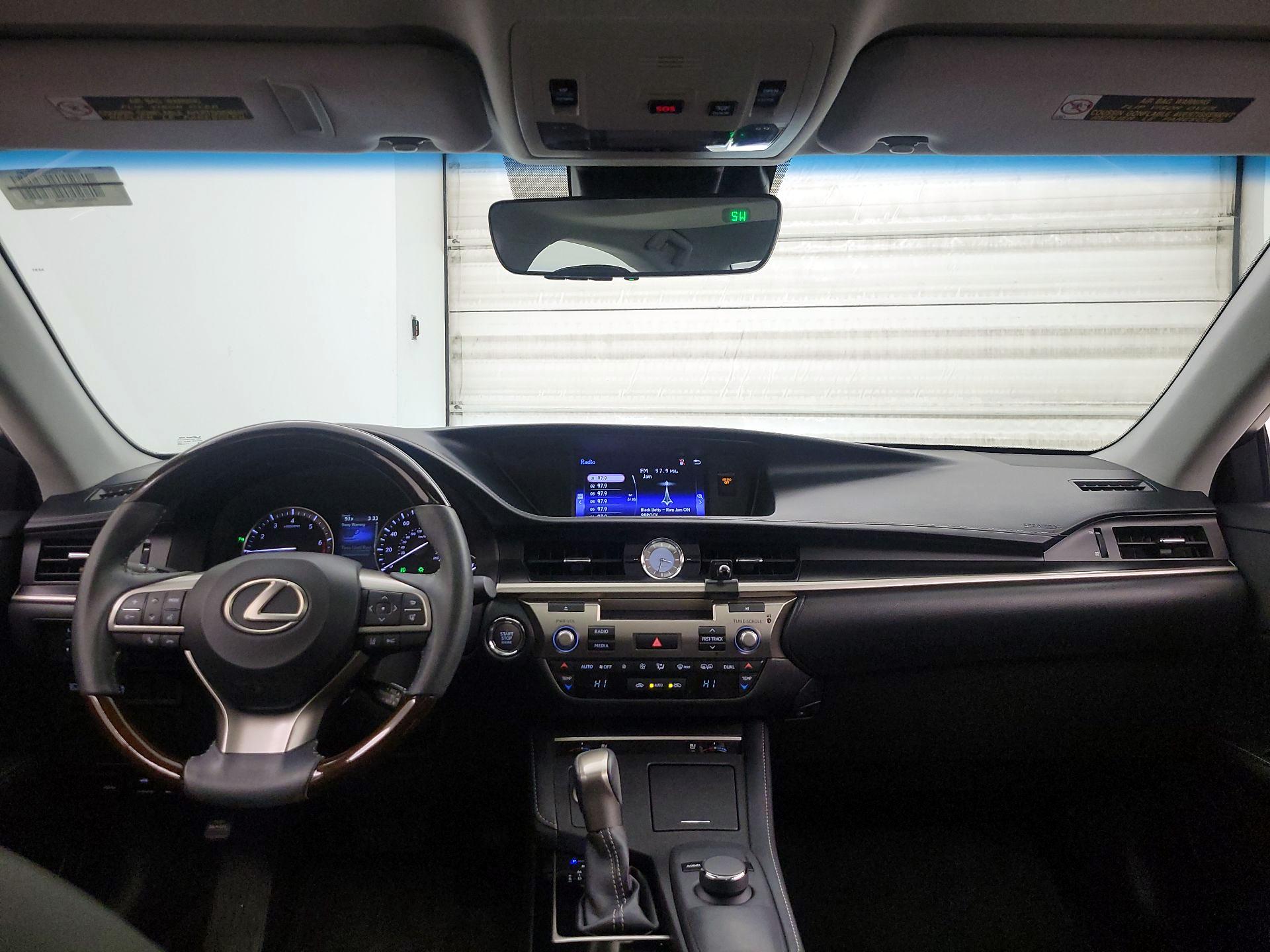 Thumbnail: 2016 Lexus ES - 9