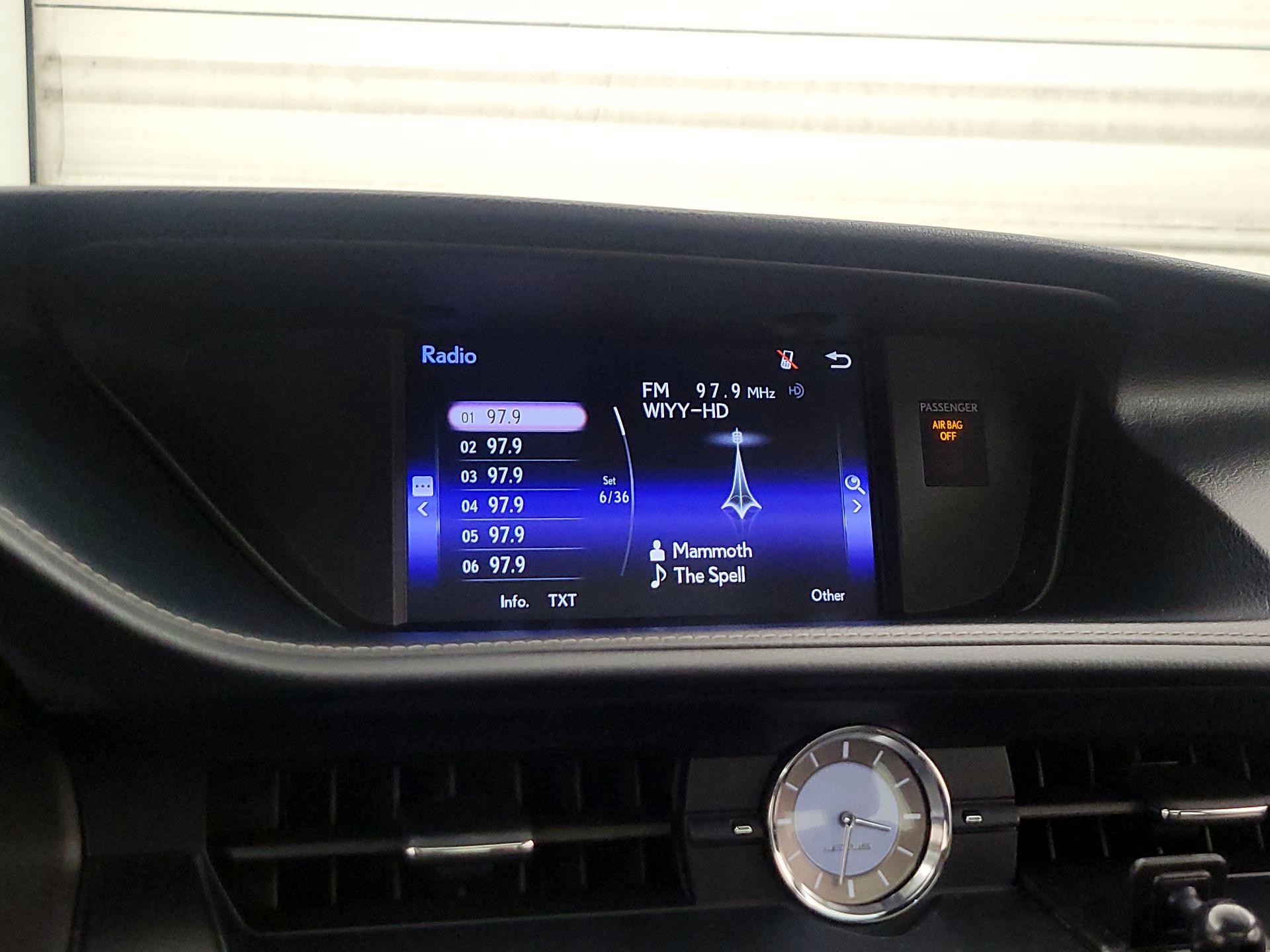 Thumbnail: 2016 Lexus ES - 15