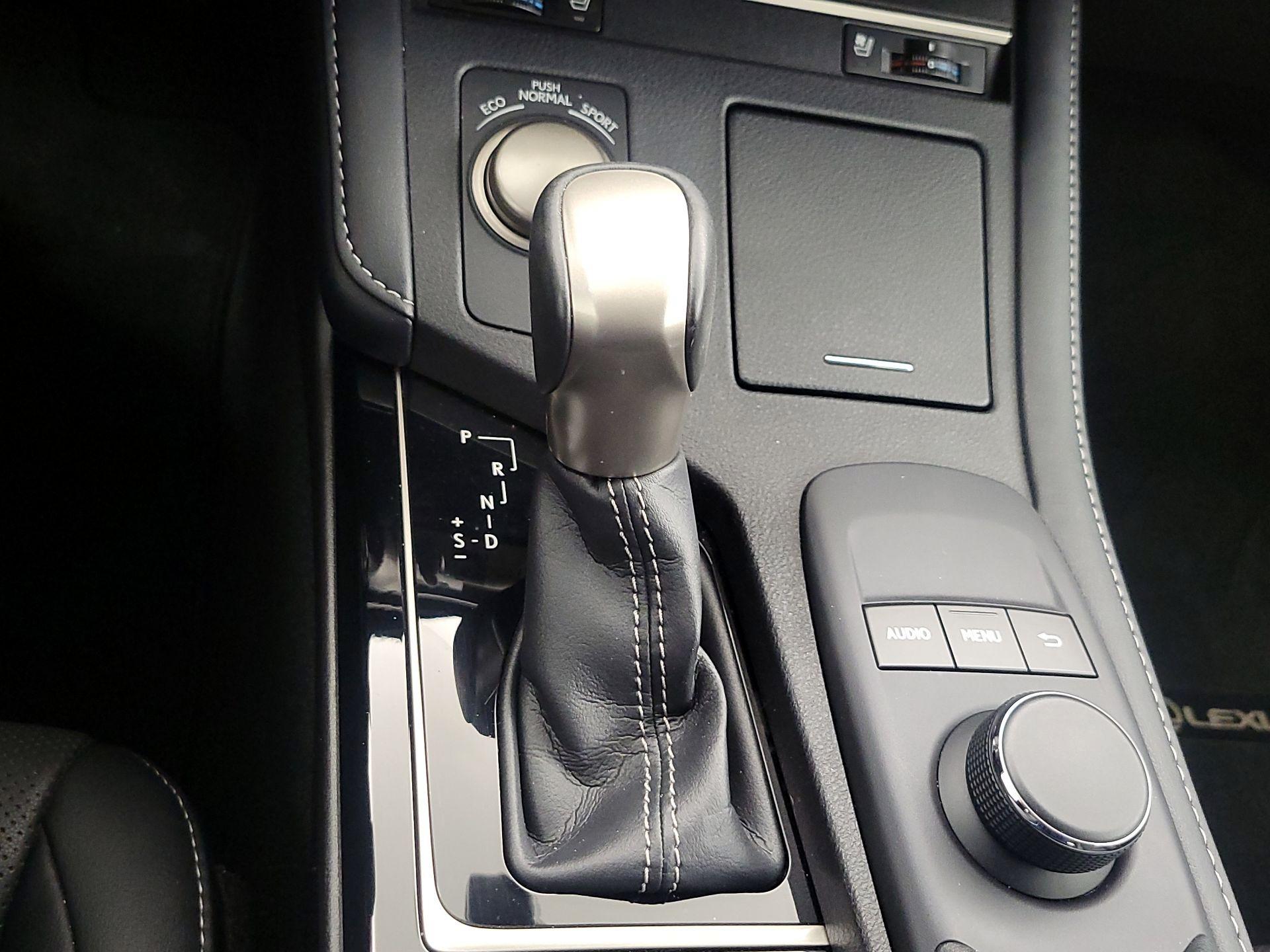 Thumbnail: 2016 Lexus ES - 17