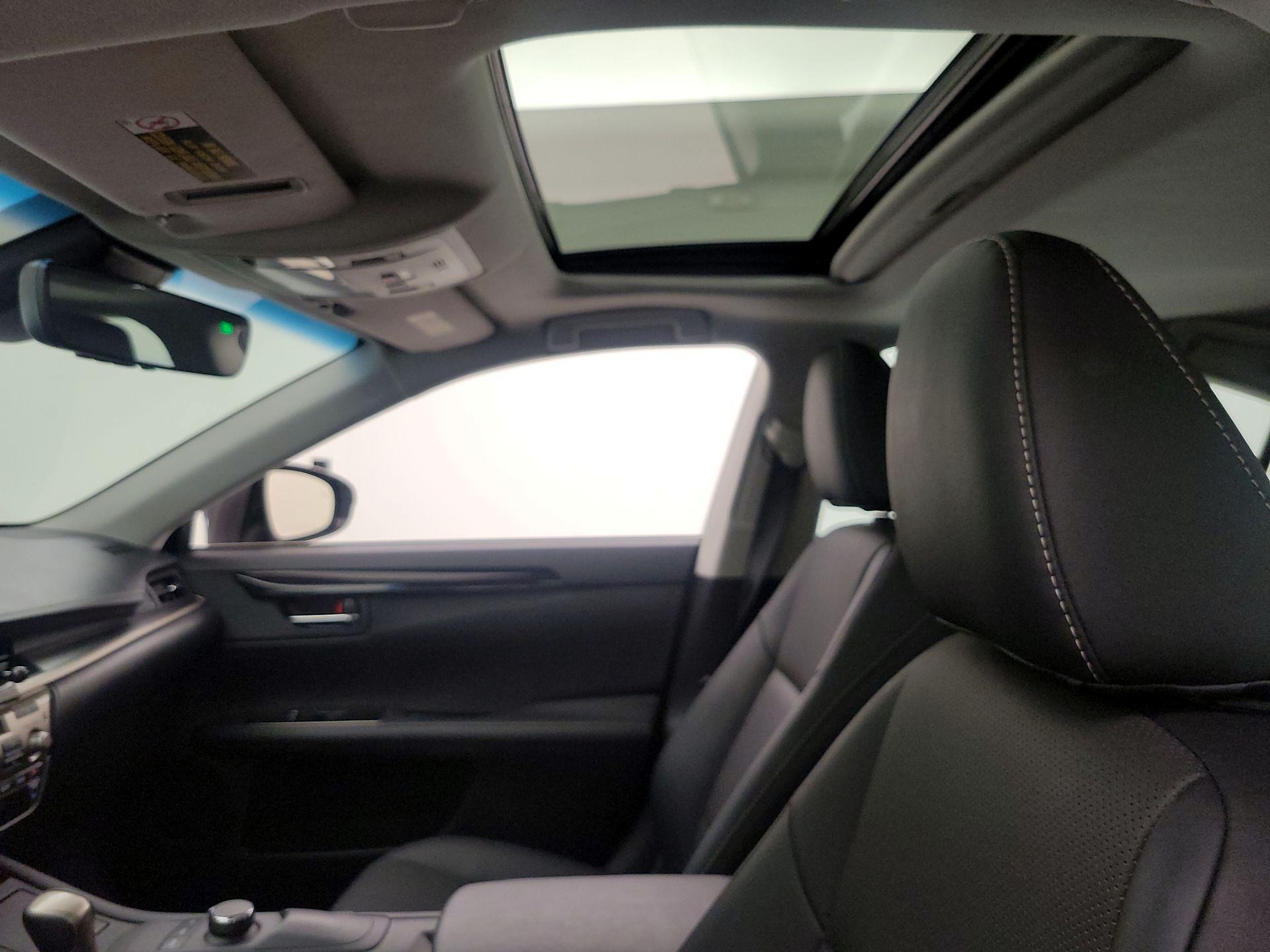 Thumbnail: 2016 Lexus ES - 19