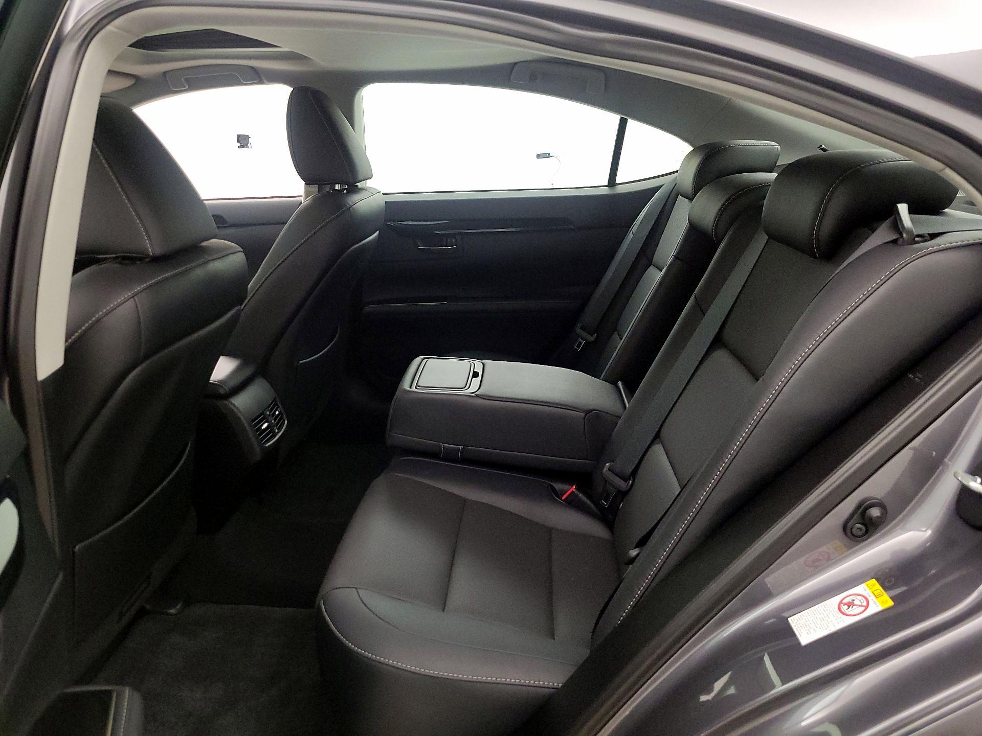 Thumbnail: 2016 Lexus ES - 20