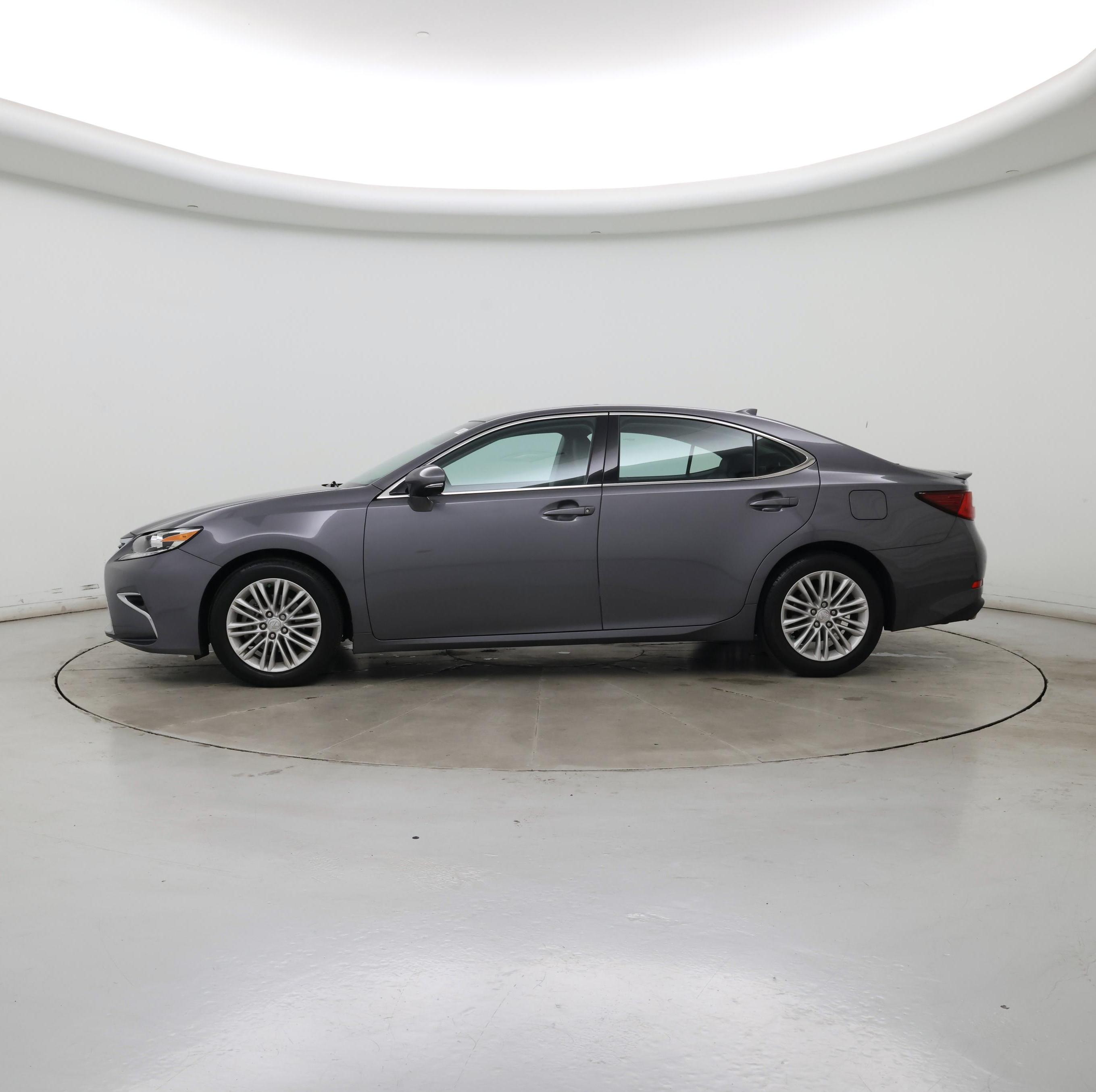 Thumbnail: 2016 Lexus ES - 3