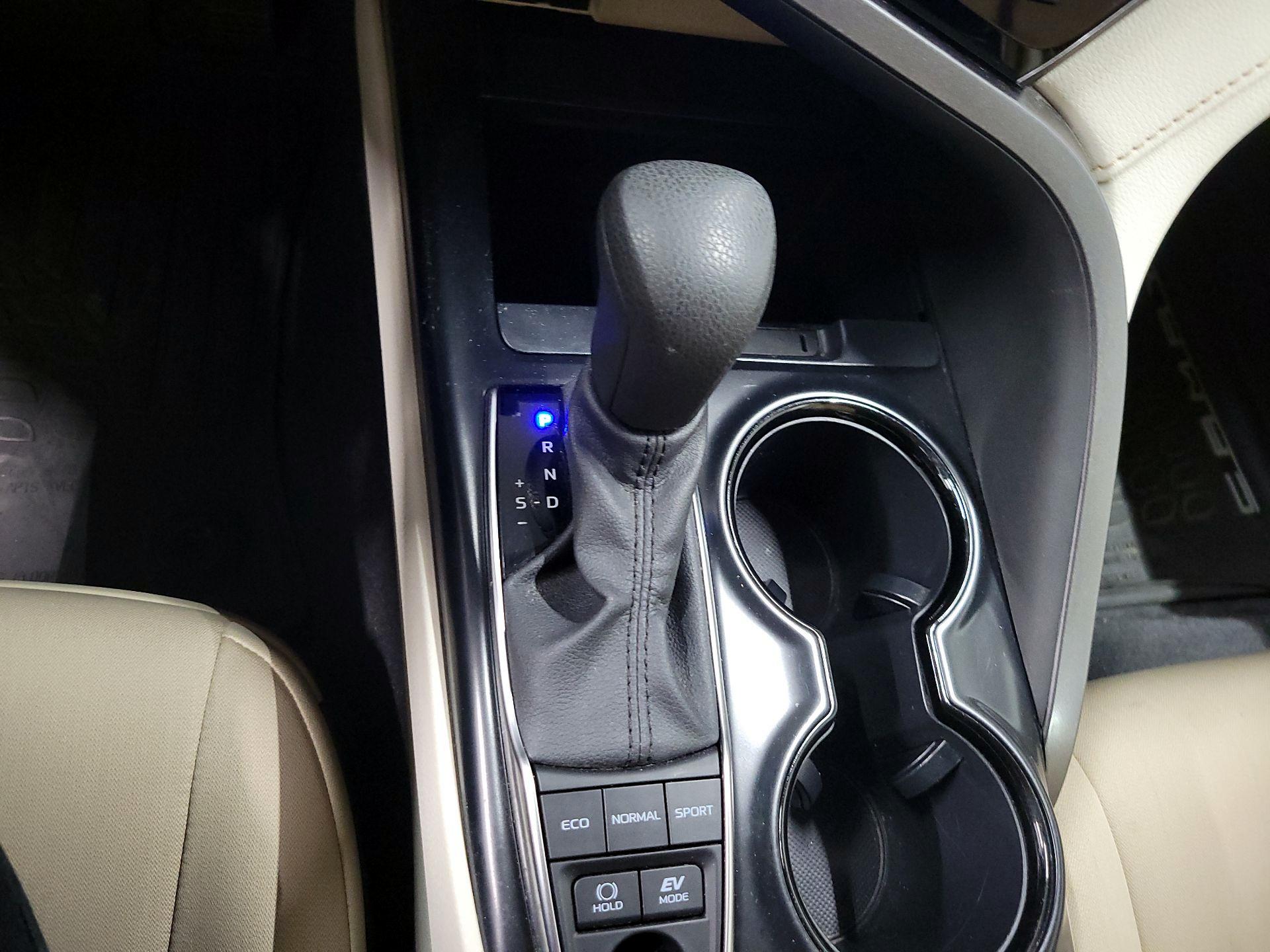 Thumbnail: 2020 Toyota Camry - 17