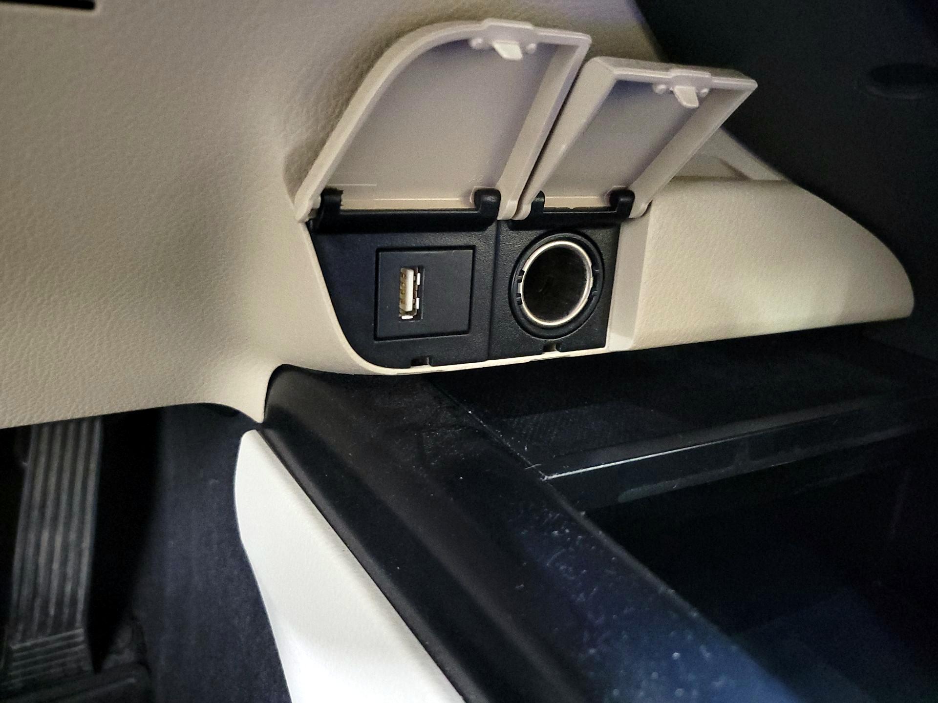 Thumbnail: 2020 Toyota Camry - 18