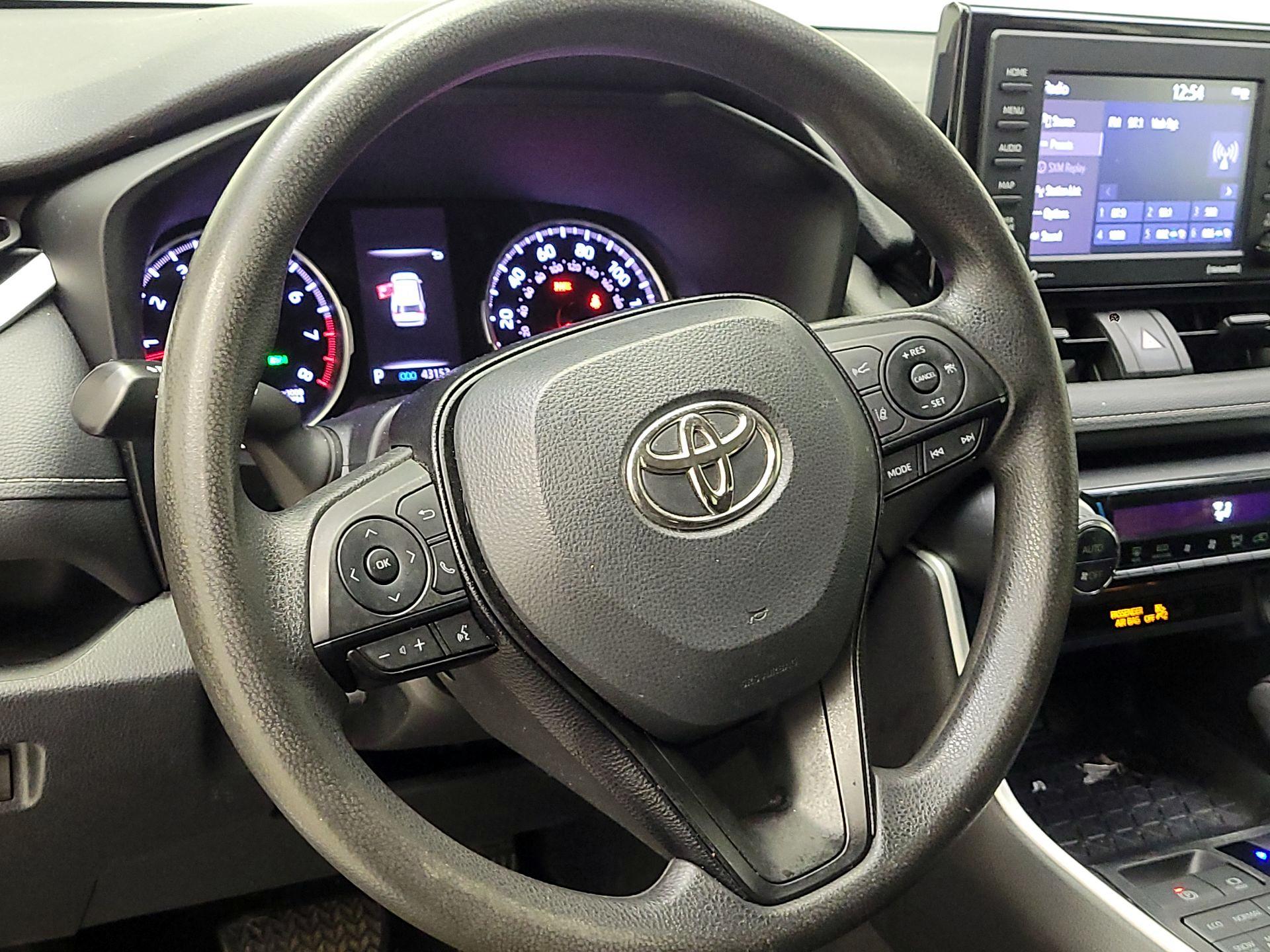 Thumbnail: 2021 Toyota RAV4 - 10