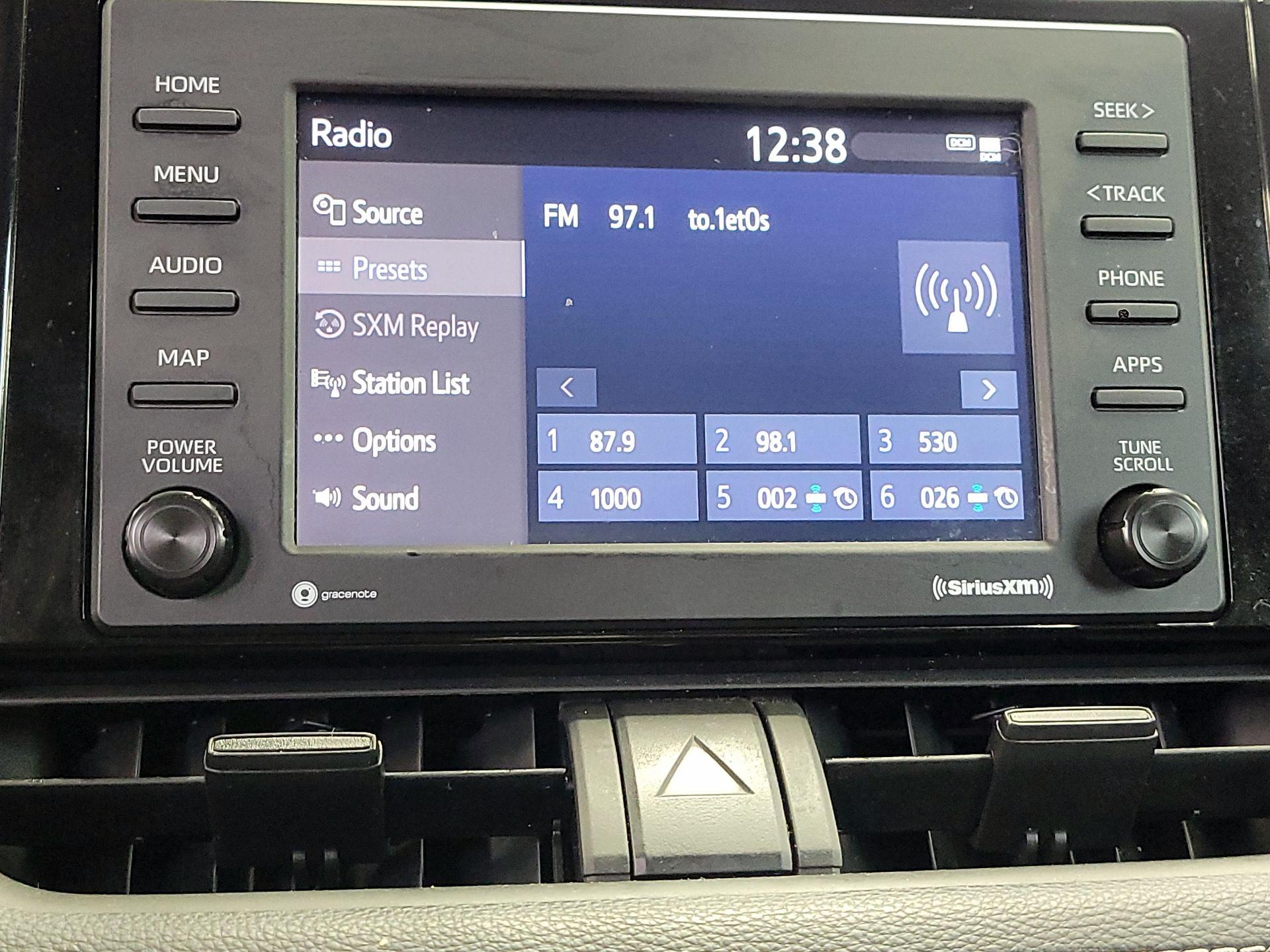 Thumbnail: 2021 Toyota RAV4 - 15