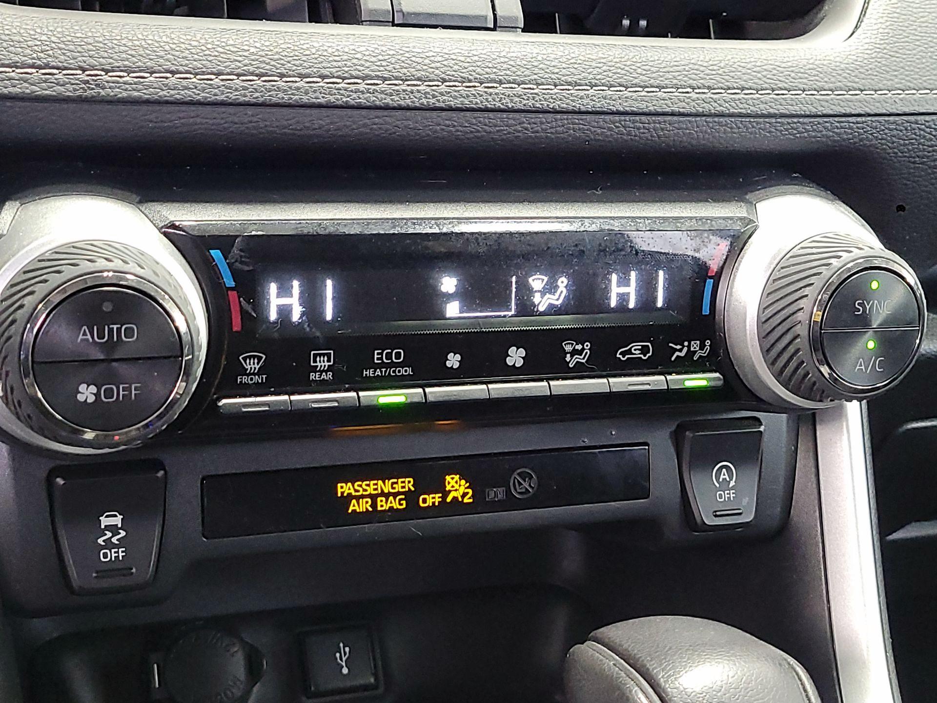 Thumbnail: 2021 Toyota RAV4 - 16