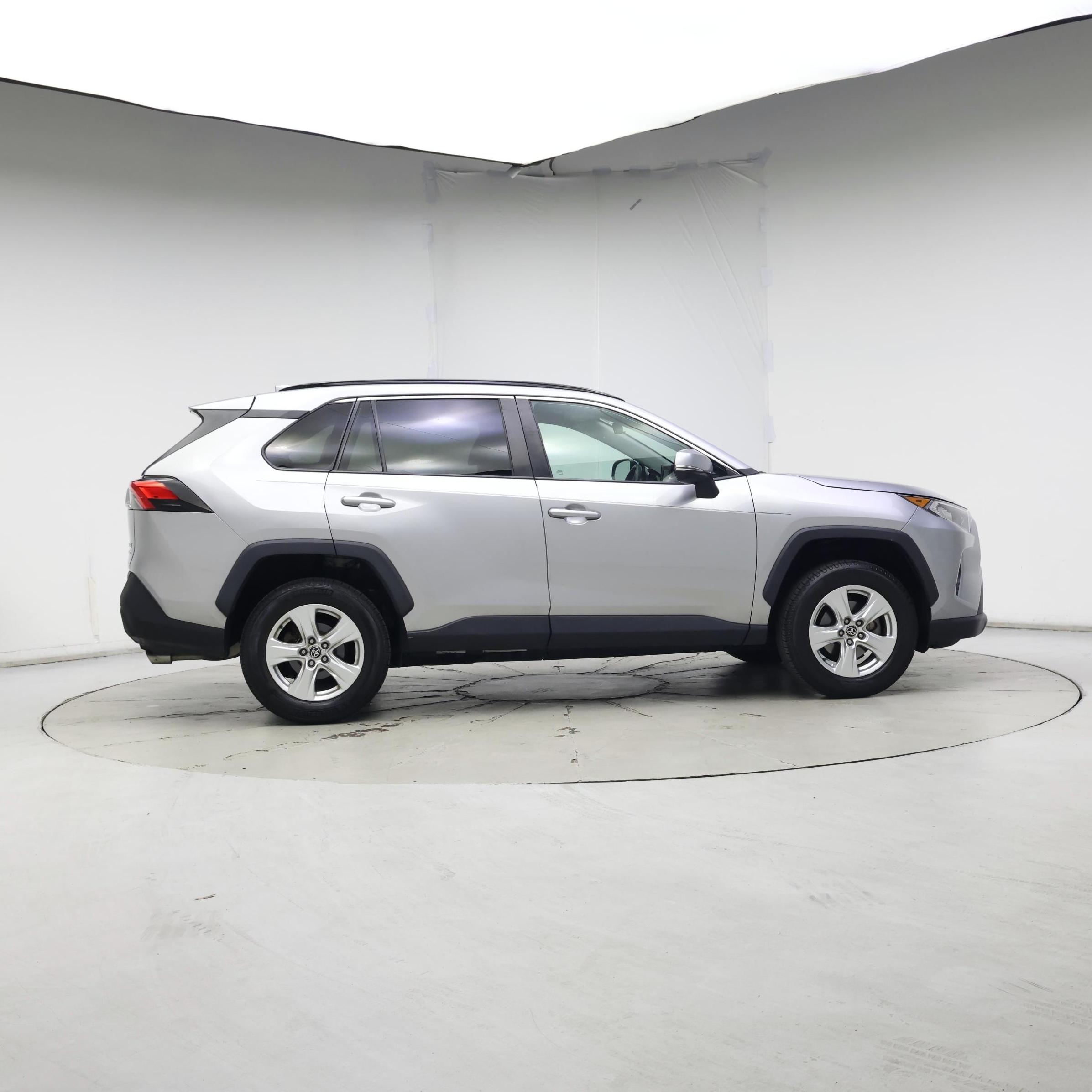 Thumbnail: 2021 Toyota RAV4 - 7