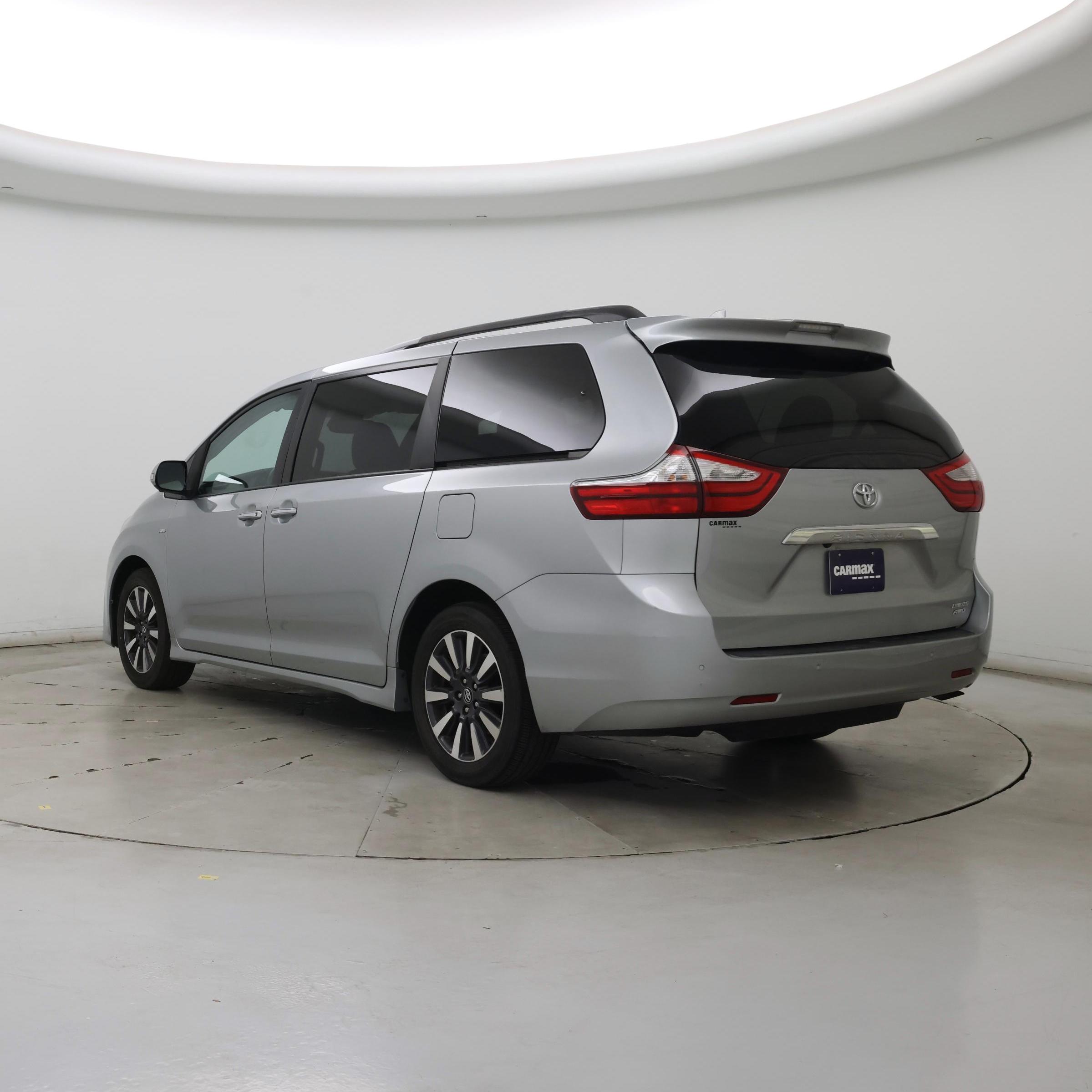 Thumbnail: 2019 Toyota Sienna - 2