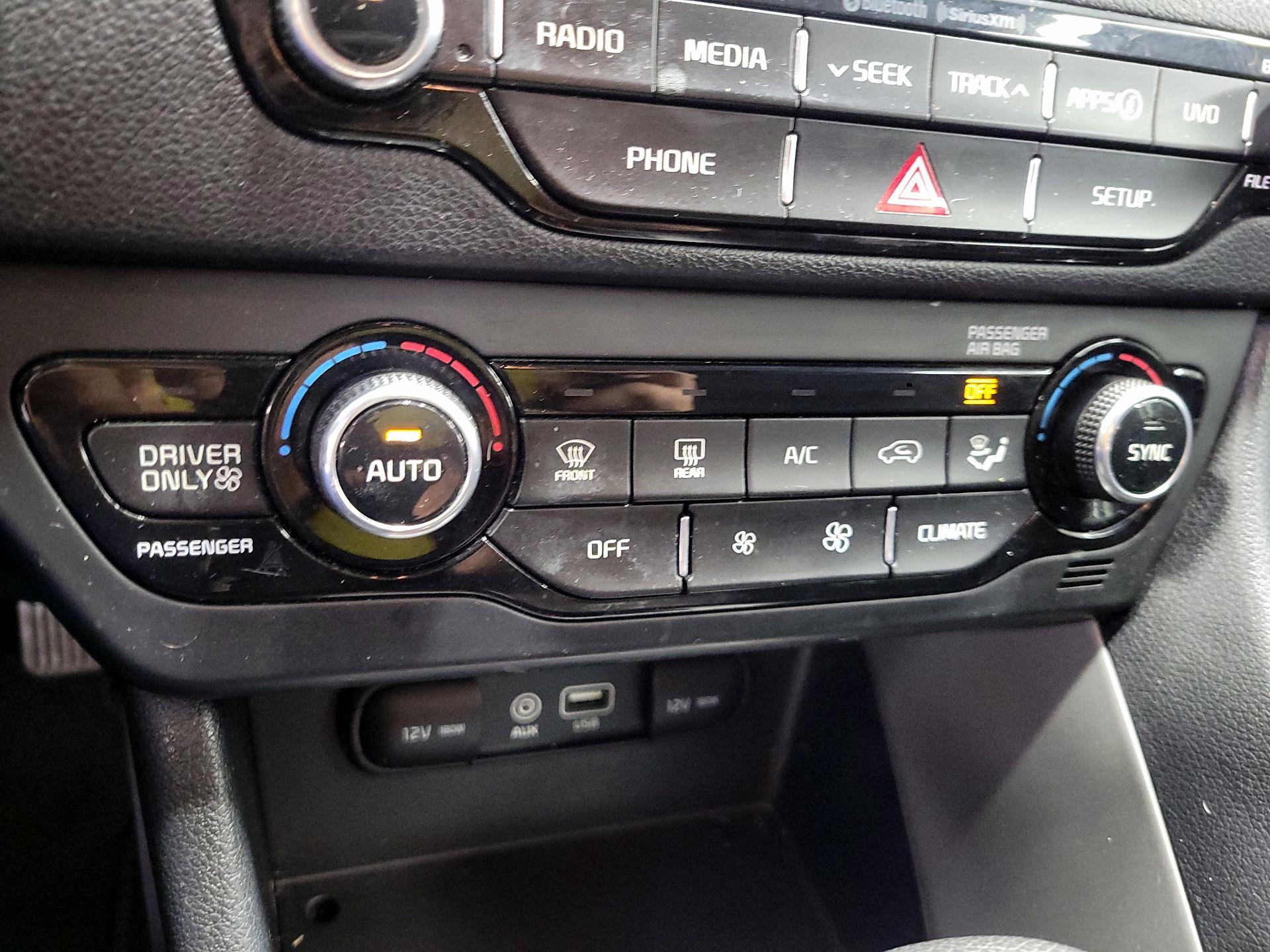 Thumbnail: 2019 Kia Niro - 16