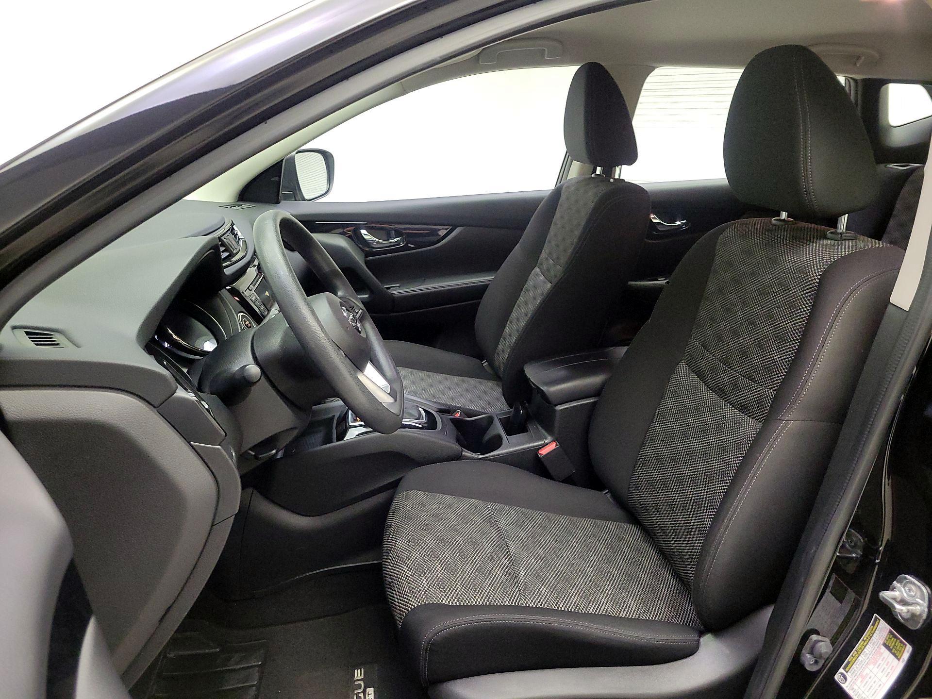 Thumbnail: 2020 Nissan Rogue Sport - 11