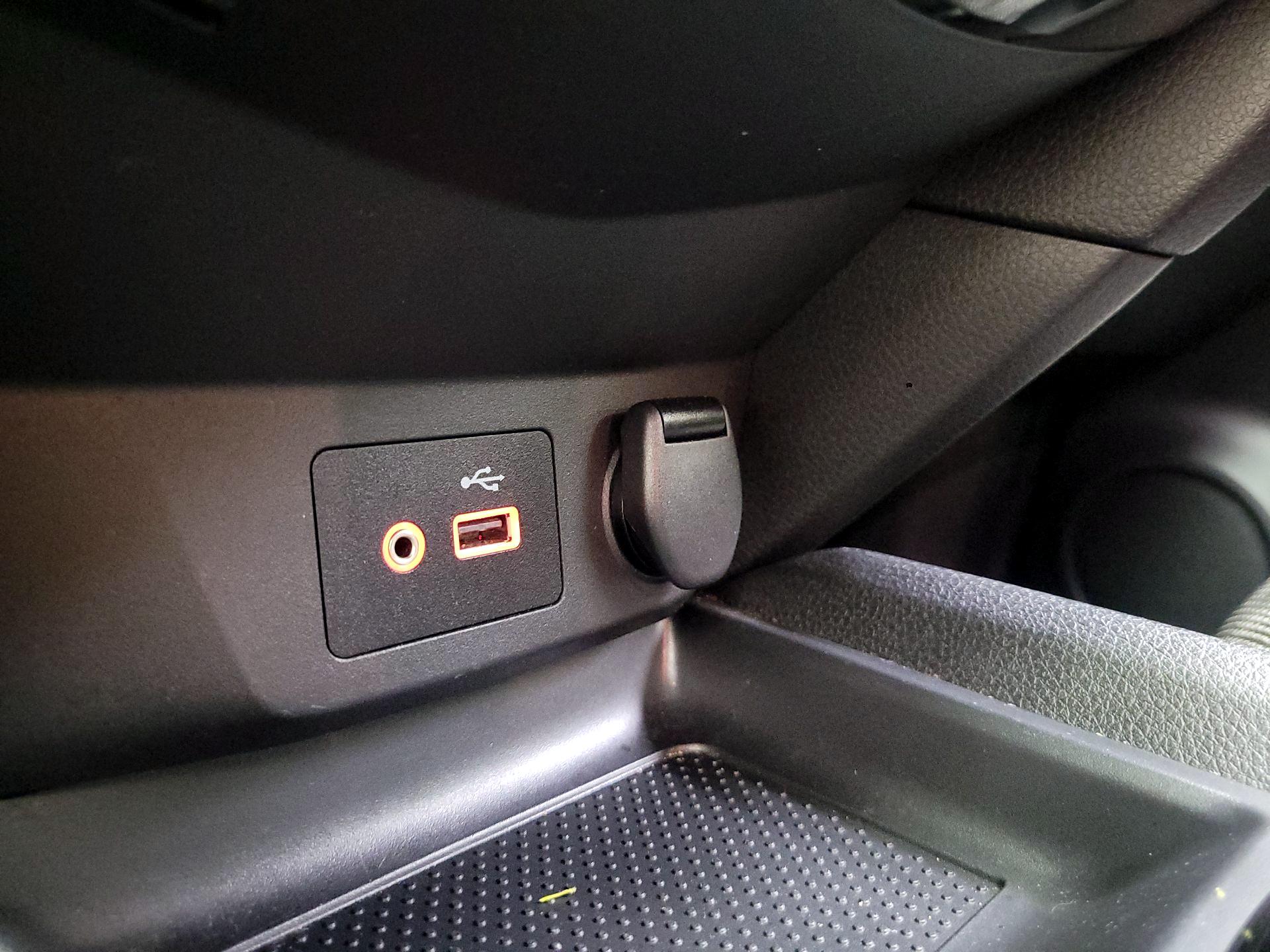 Thumbnail: 2020 Nissan Rogue Sport - 18