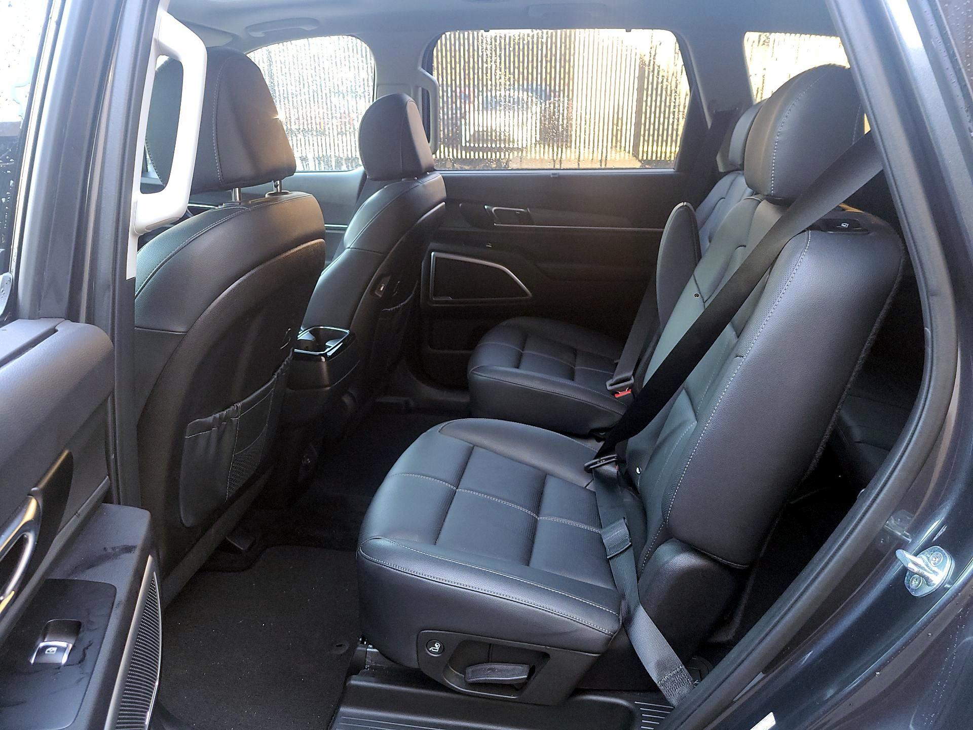 Thumbnail: 2022 Kia Telluride - 19