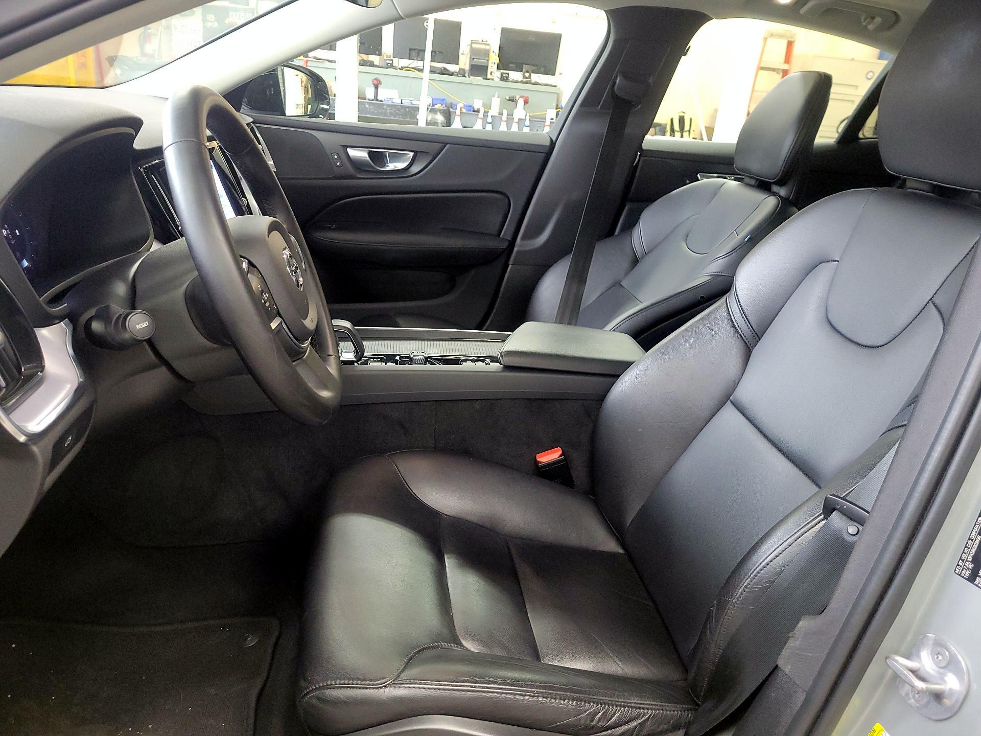 Thumbnail: 2024 Volvo S60 - 9