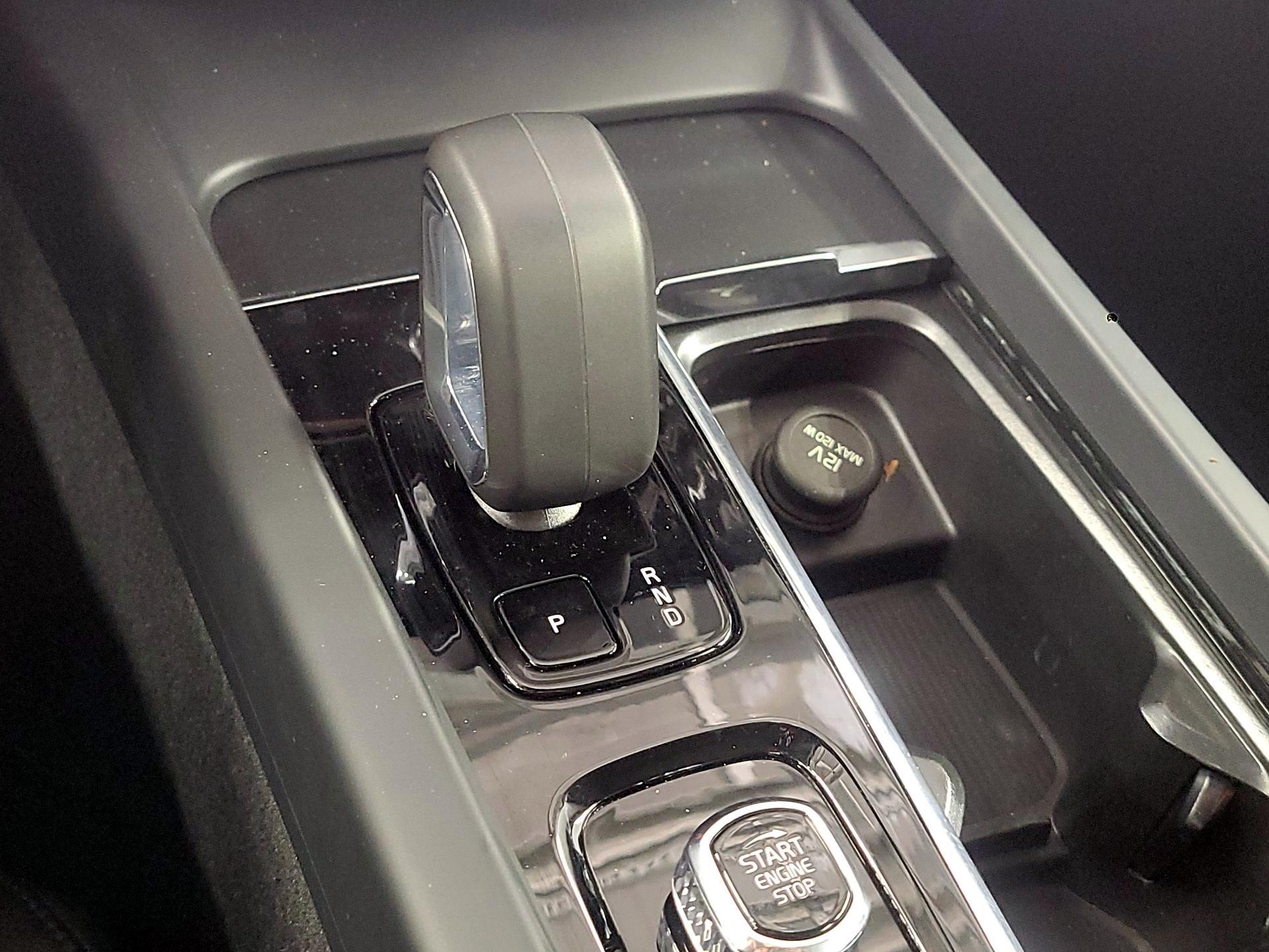 Thumbnail: 2024 Volvo S60 - 16