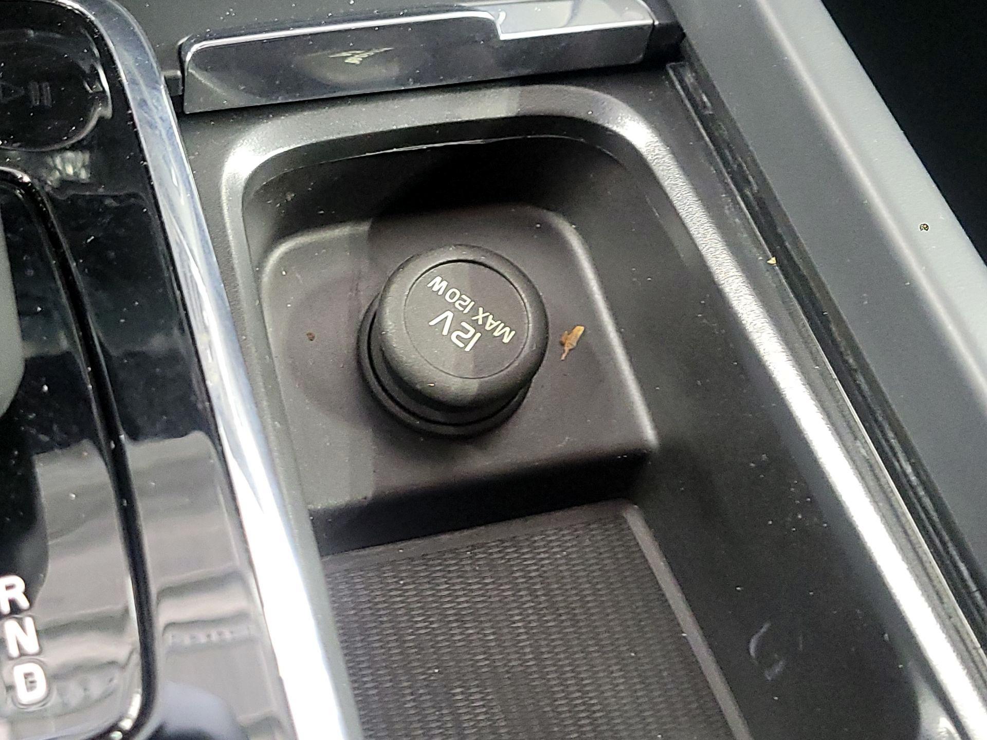 Thumbnail: 2024 Volvo S60 - 17