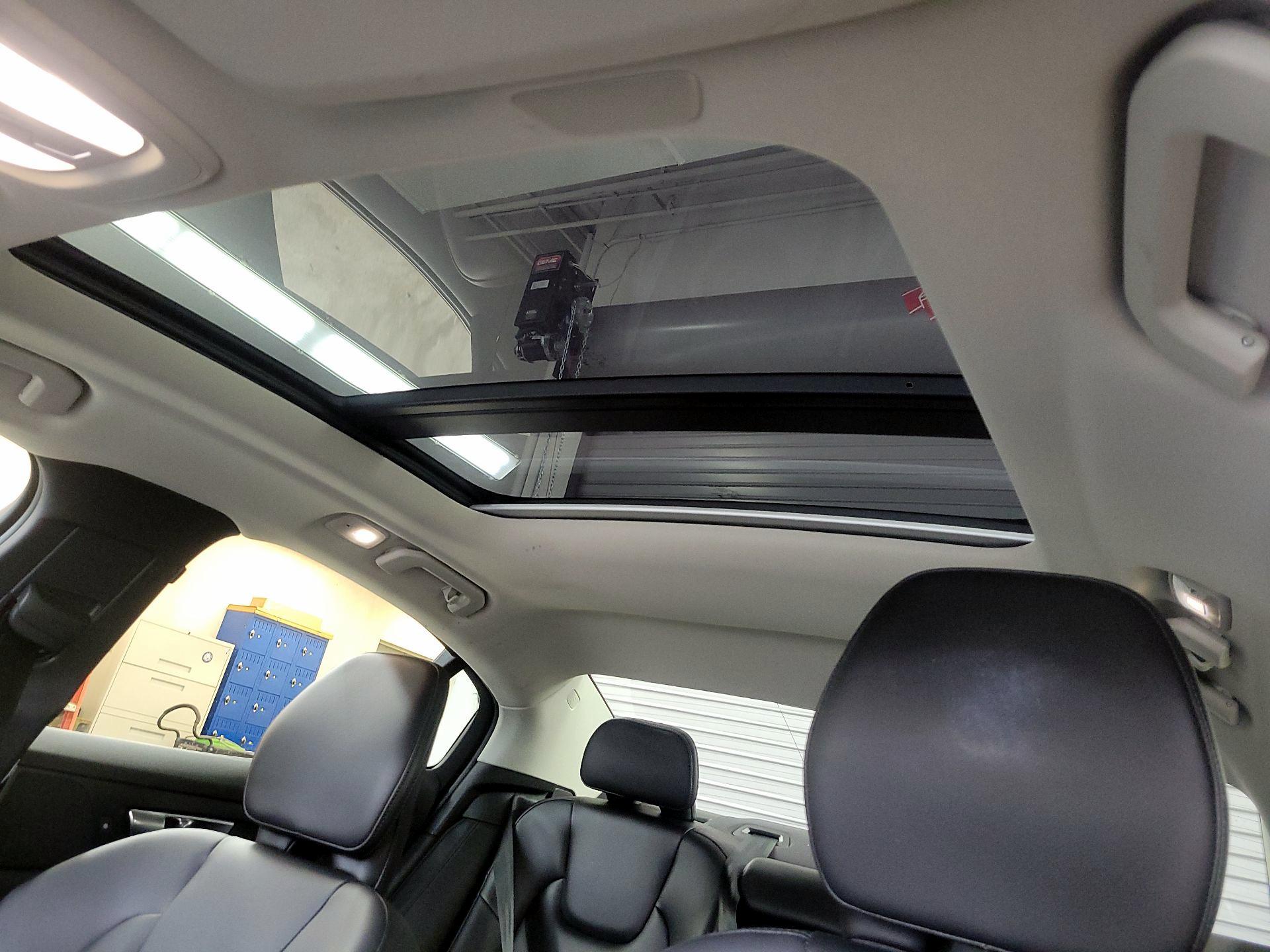 Thumbnail: 2024 Volvo S60 - 18