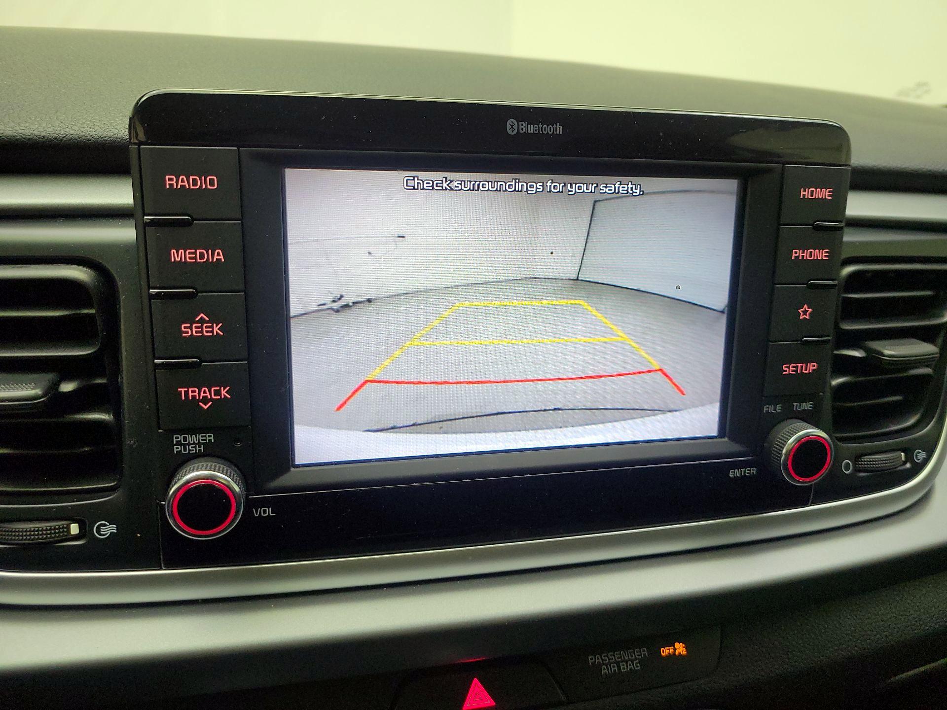 Thumbnail: 2020 Kia Rio - 14