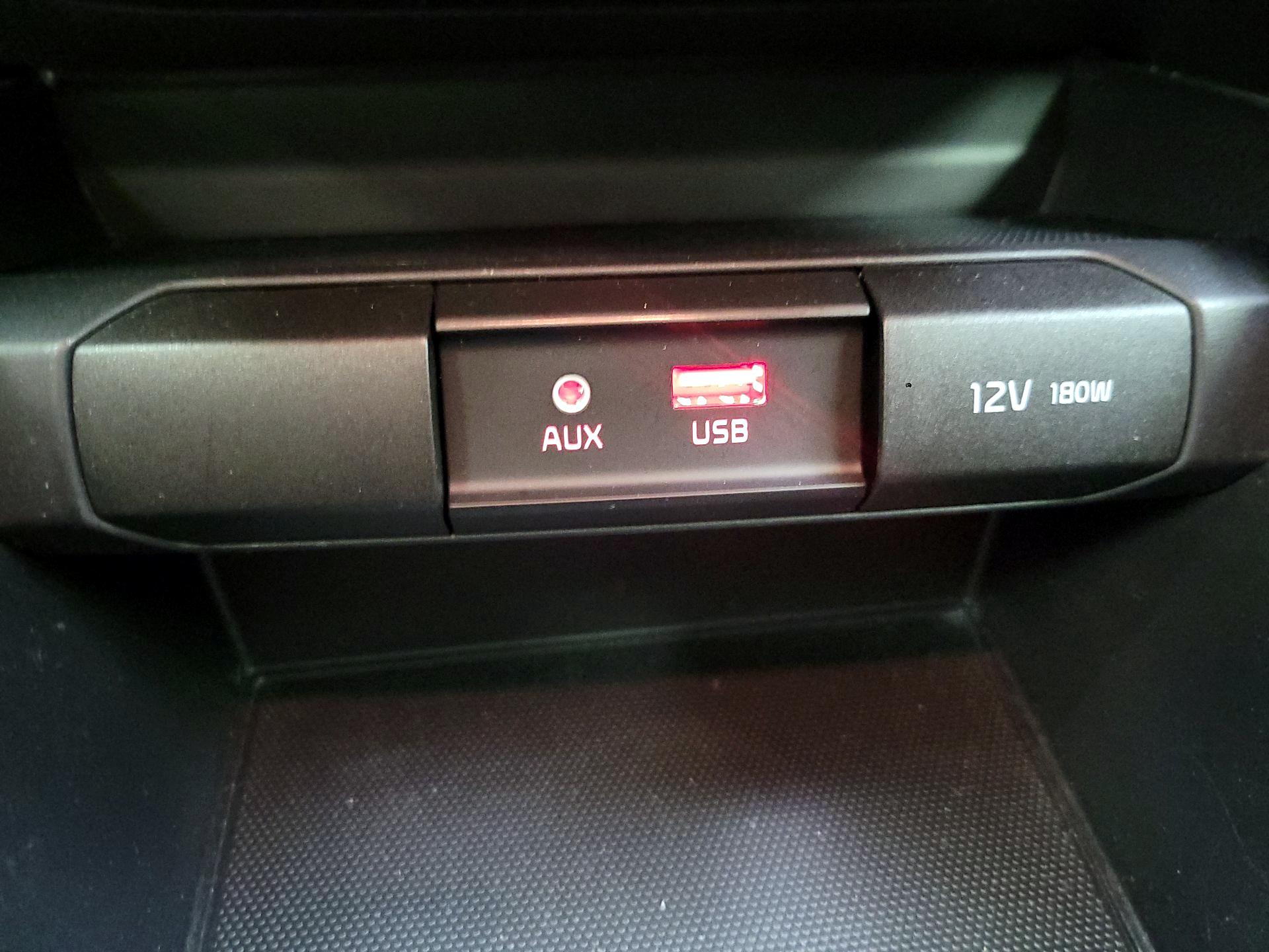 Thumbnail: 2020 Kia Rio - 18