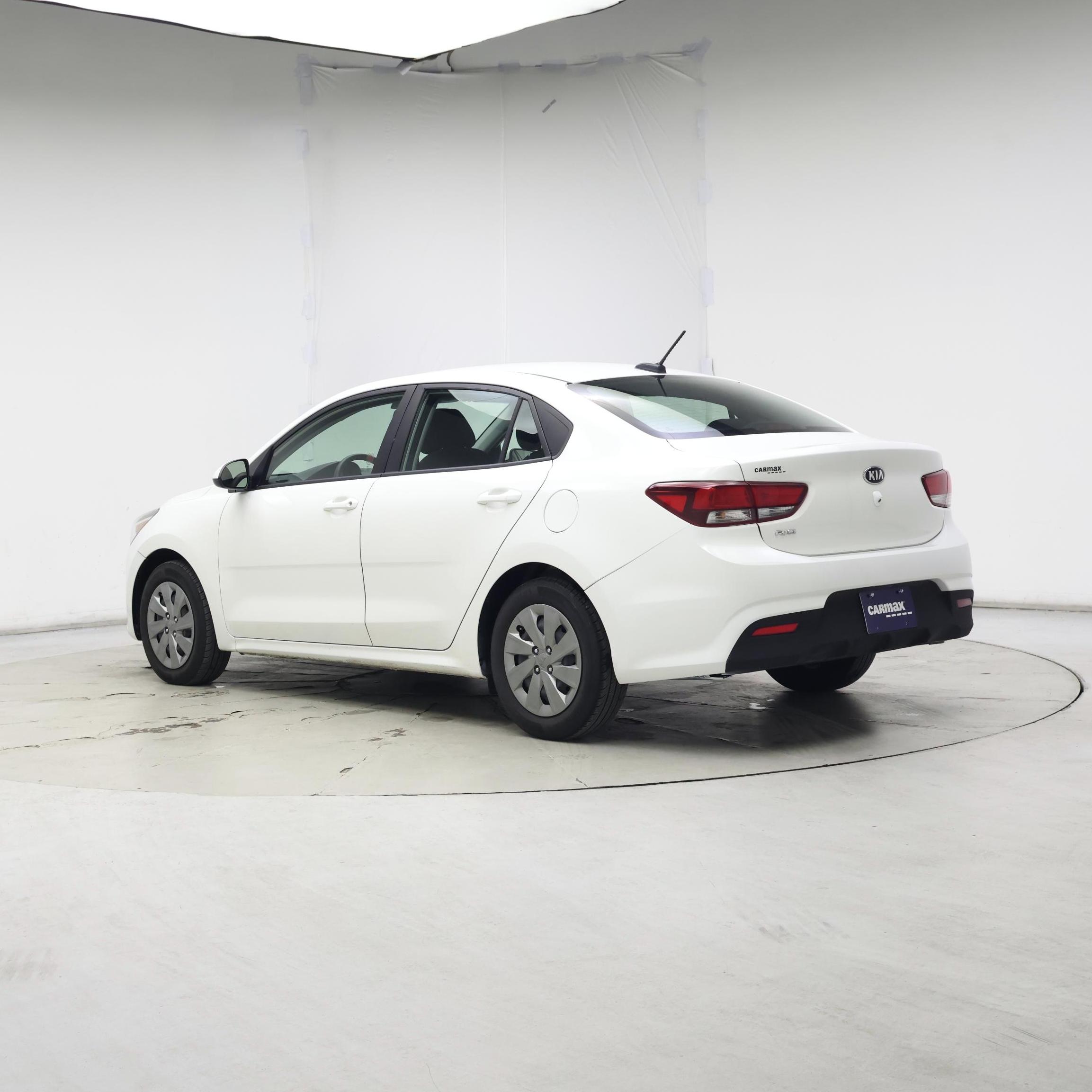 Thumbnail: 2020 Kia Rio - 2