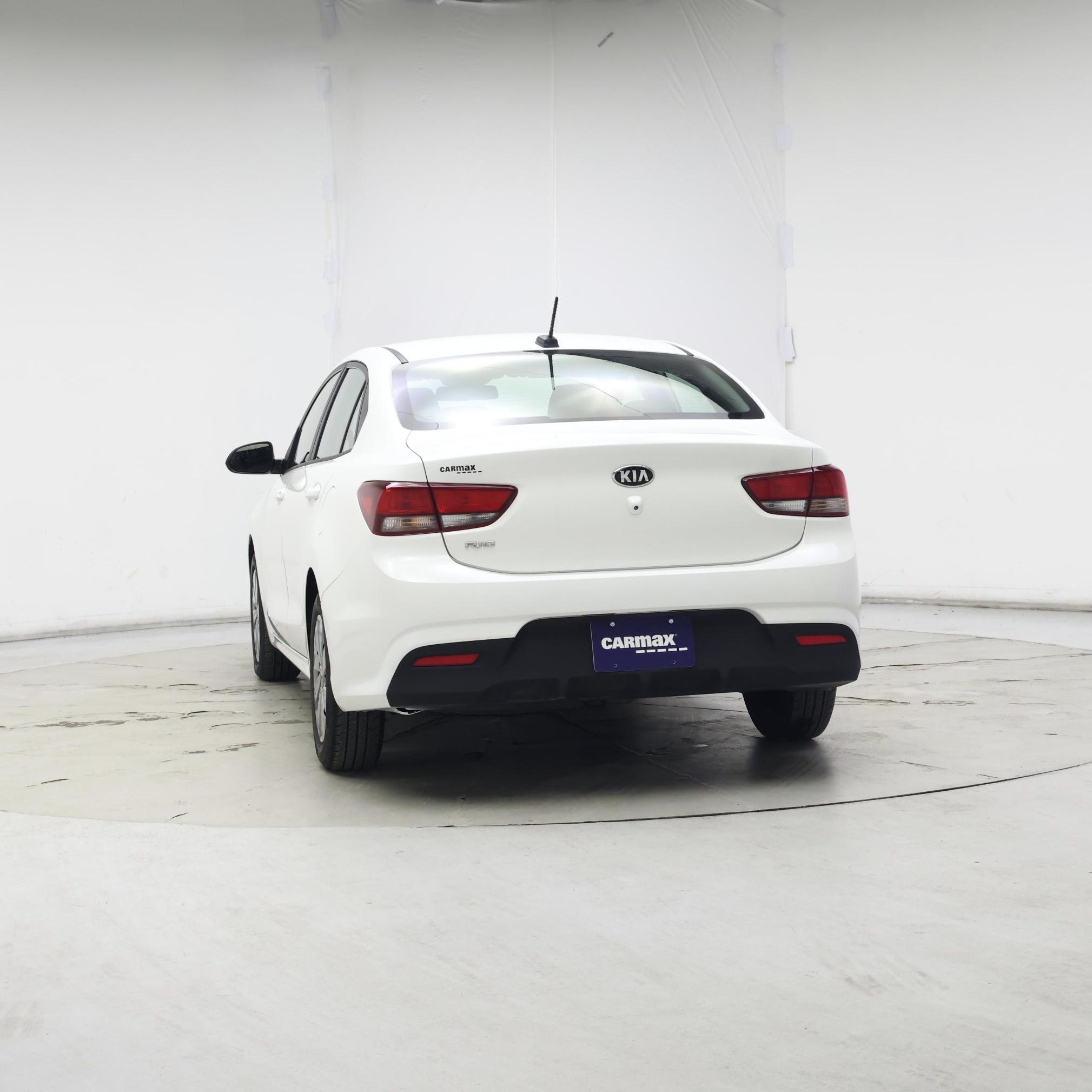 Thumbnail: 2020 Kia Rio - 6