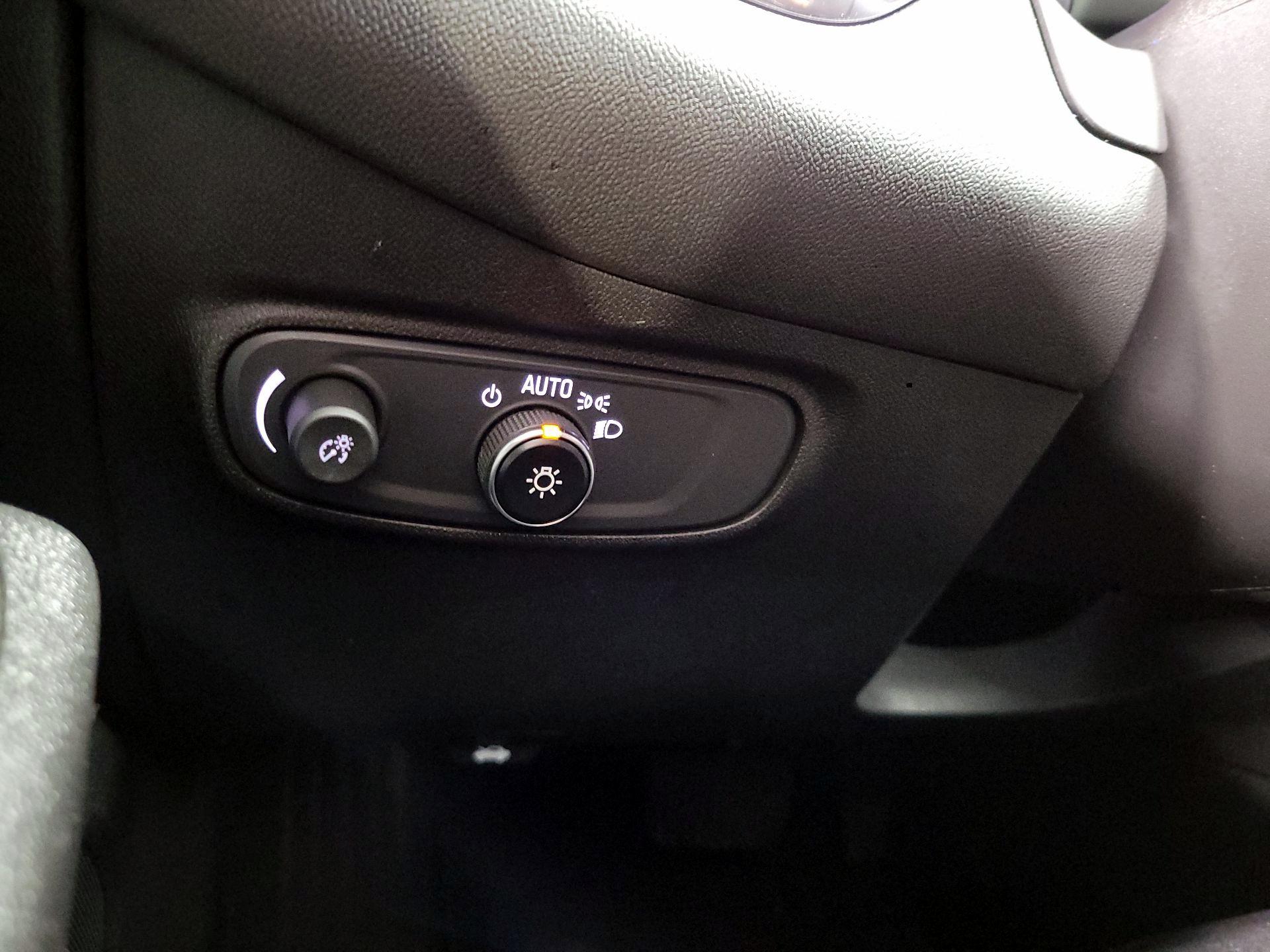 Thumbnail: 2022 Chevrolet Equinox - 13