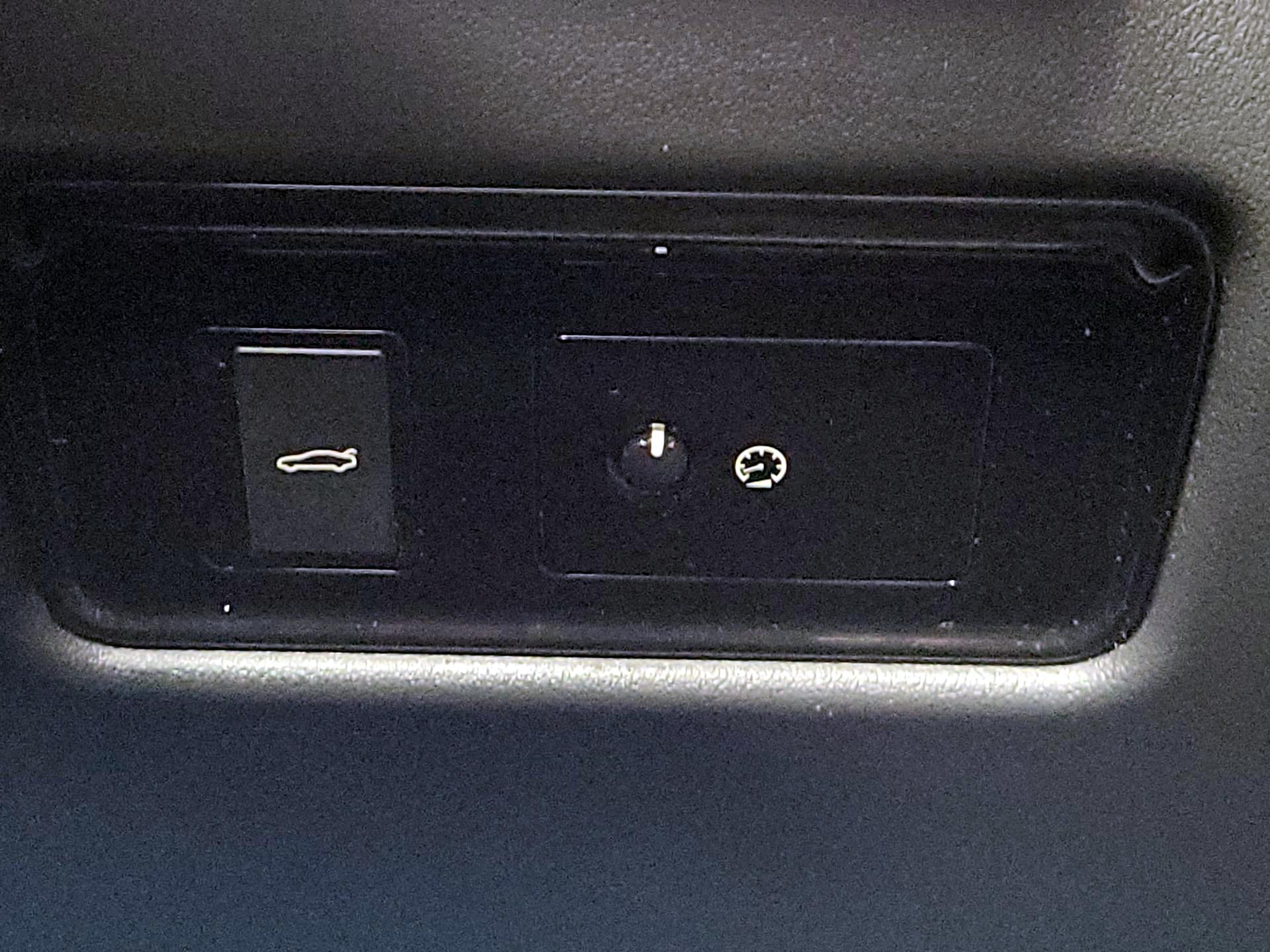 Thumbnail: 2016 Jaguar XF - 11