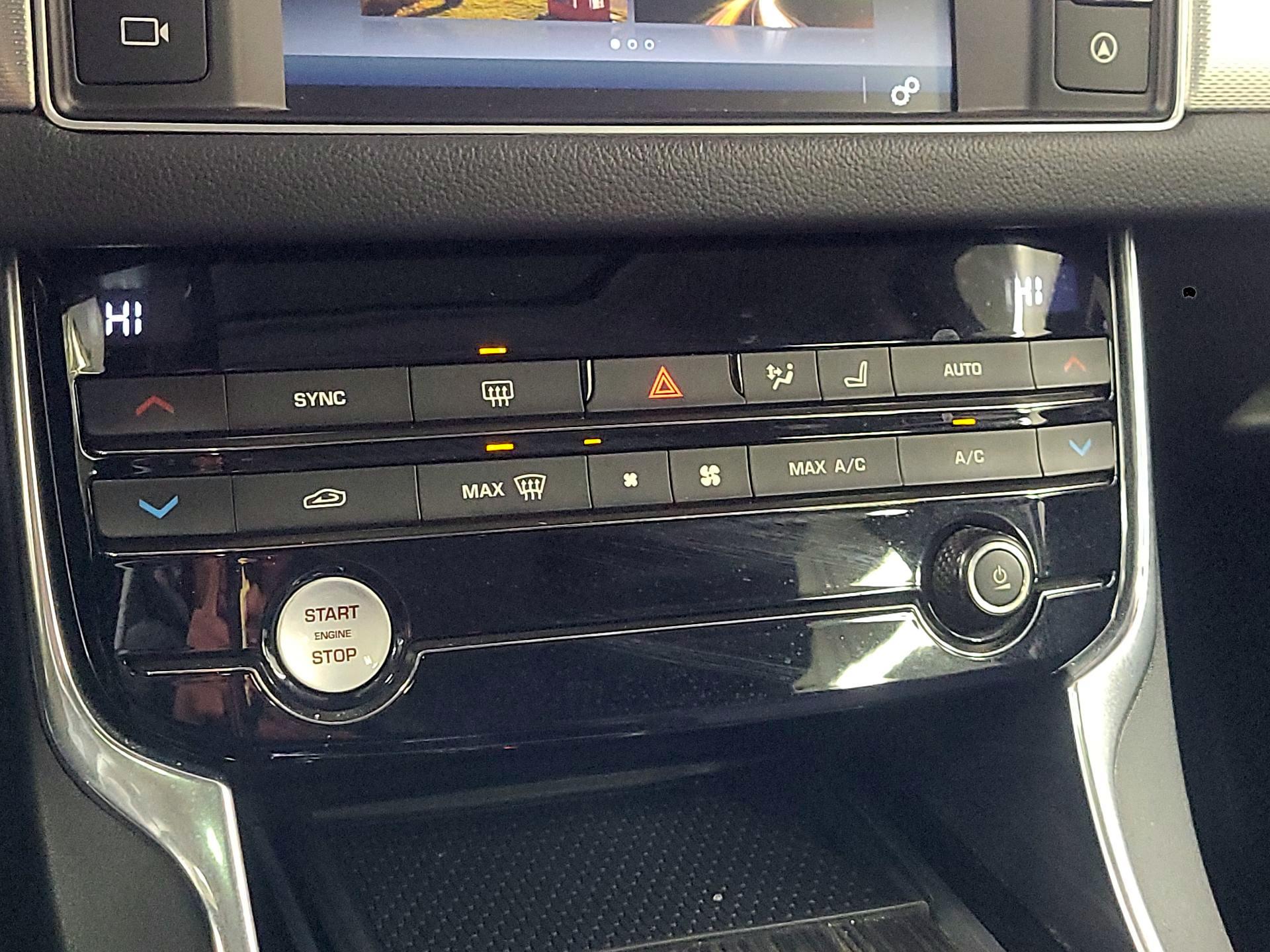 Thumbnail: 2016 Jaguar XF - 14