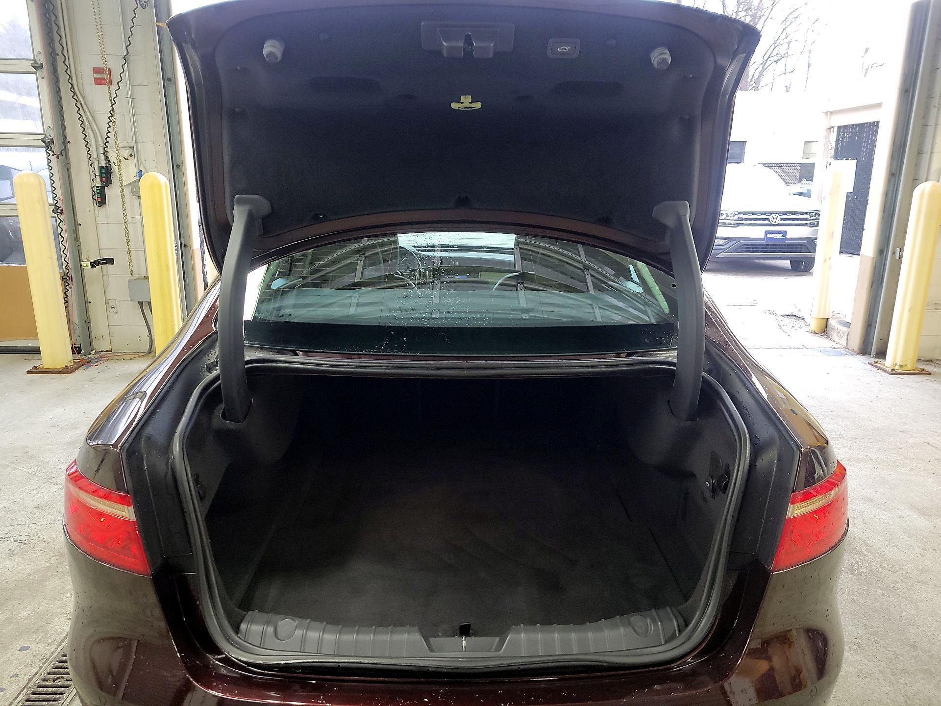 Thumbnail: 2016 Jaguar XF - 19