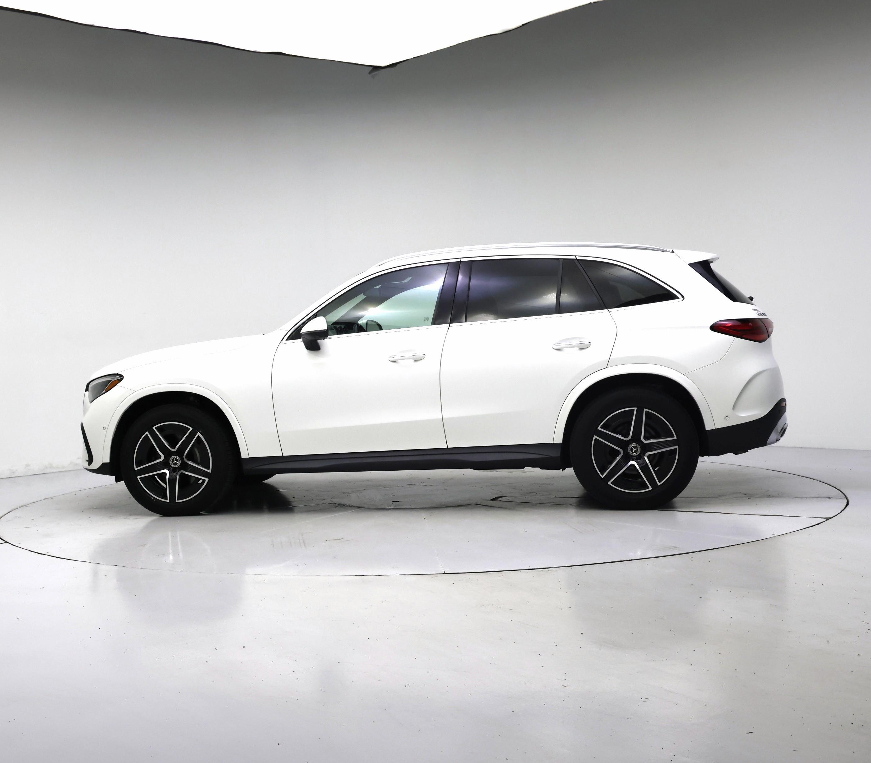 Thumbnail: 2024 Mercedes-Benz GLC - 3