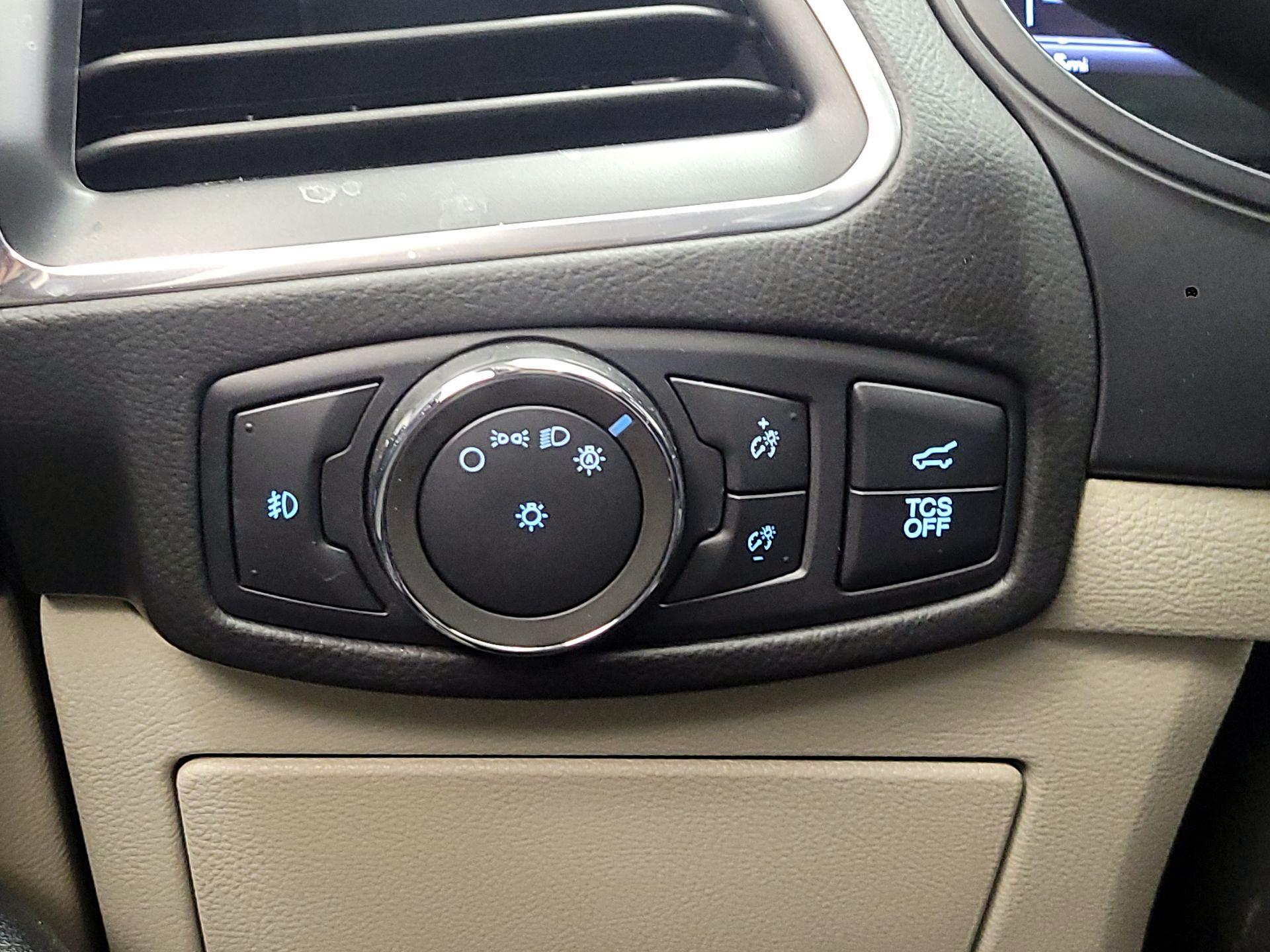 Thumbnail: 2022 Ford Edge - 11