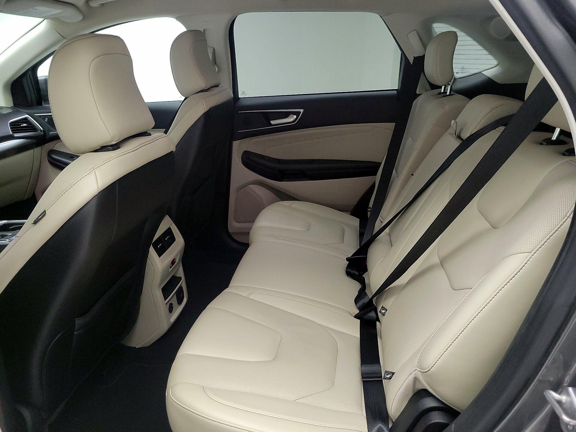 Thumbnail: 2022 Ford Edge - 18