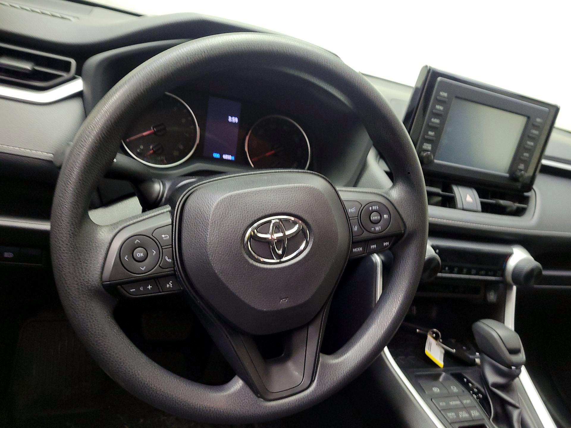 Thumbnail: 2019 Toyota RAV4 - 10