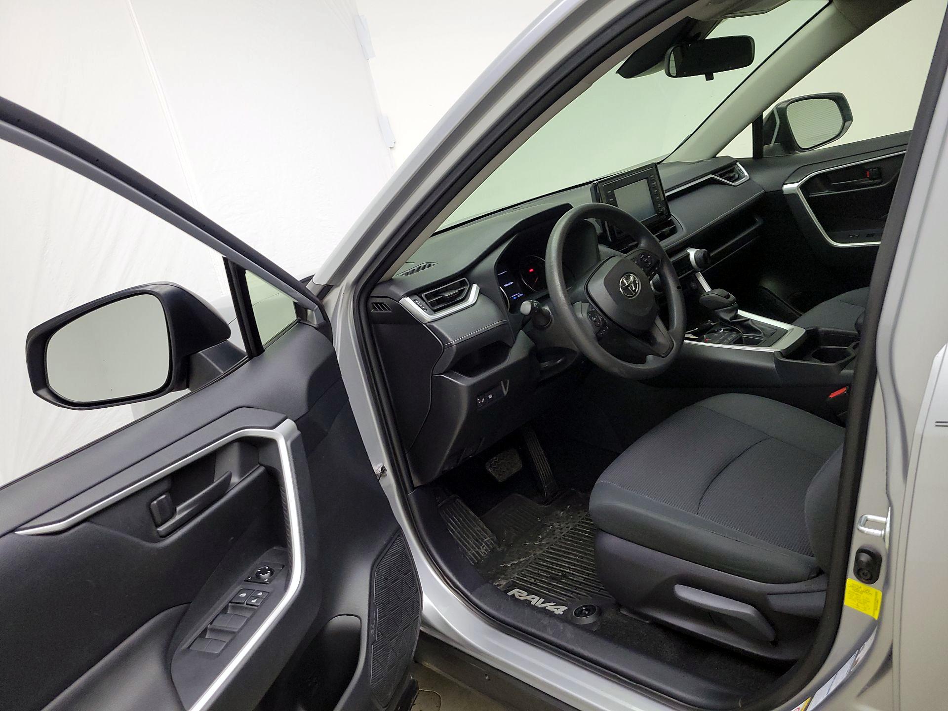 Thumbnail: 2019 Toyota RAV4 - 11