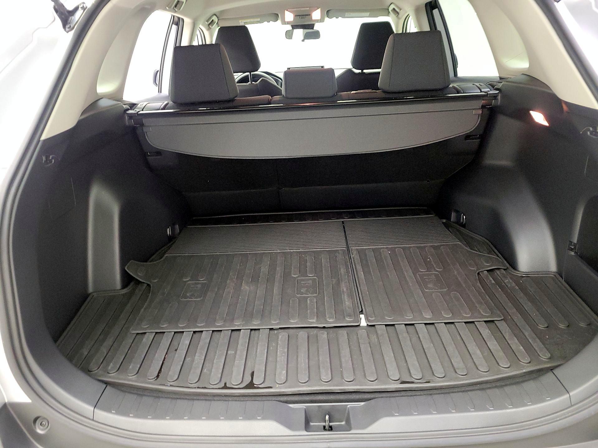 Thumbnail: 2019 Toyota RAV4 - 20