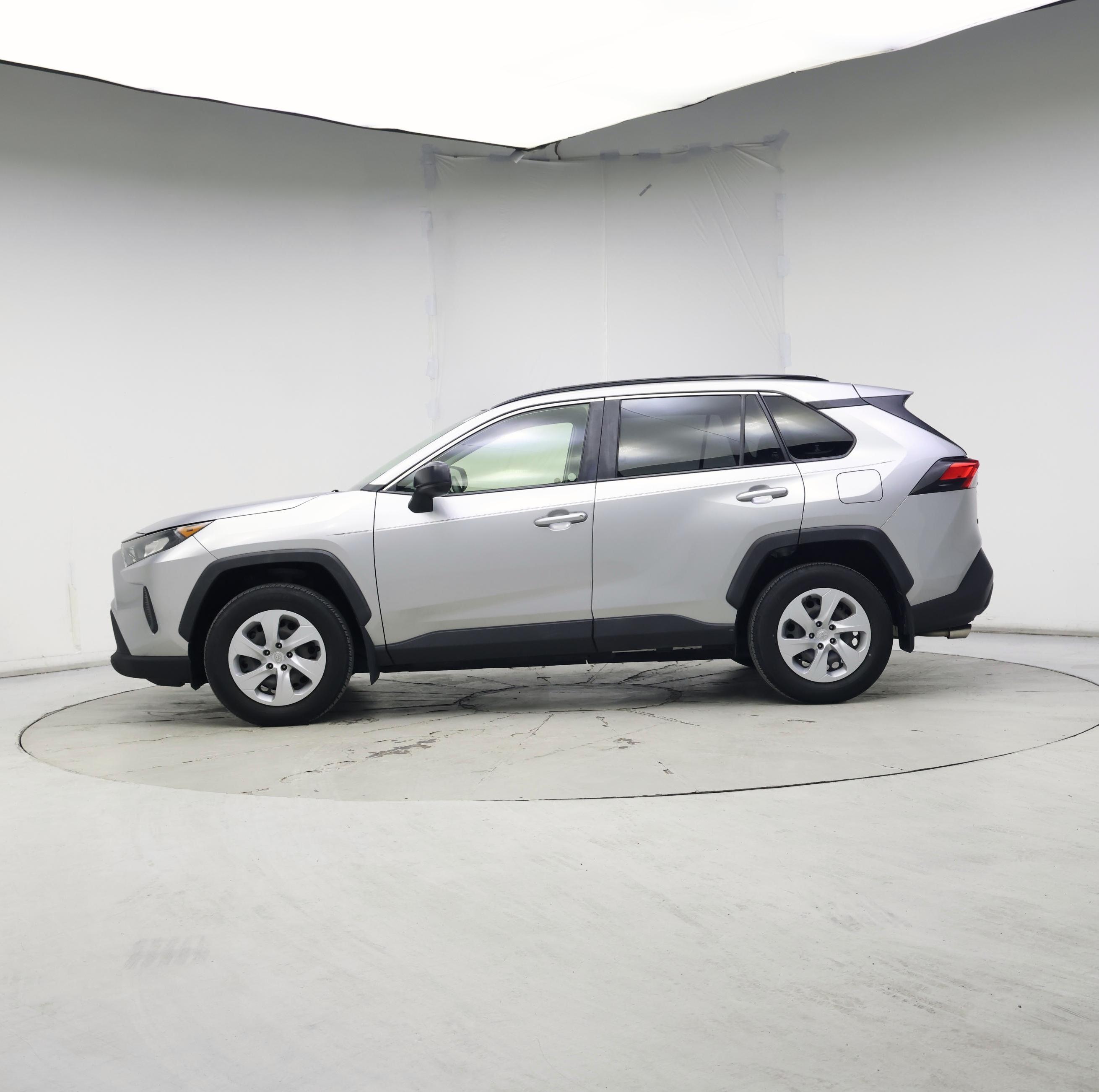 Thumbnail: 2019 Toyota RAV4 - 3