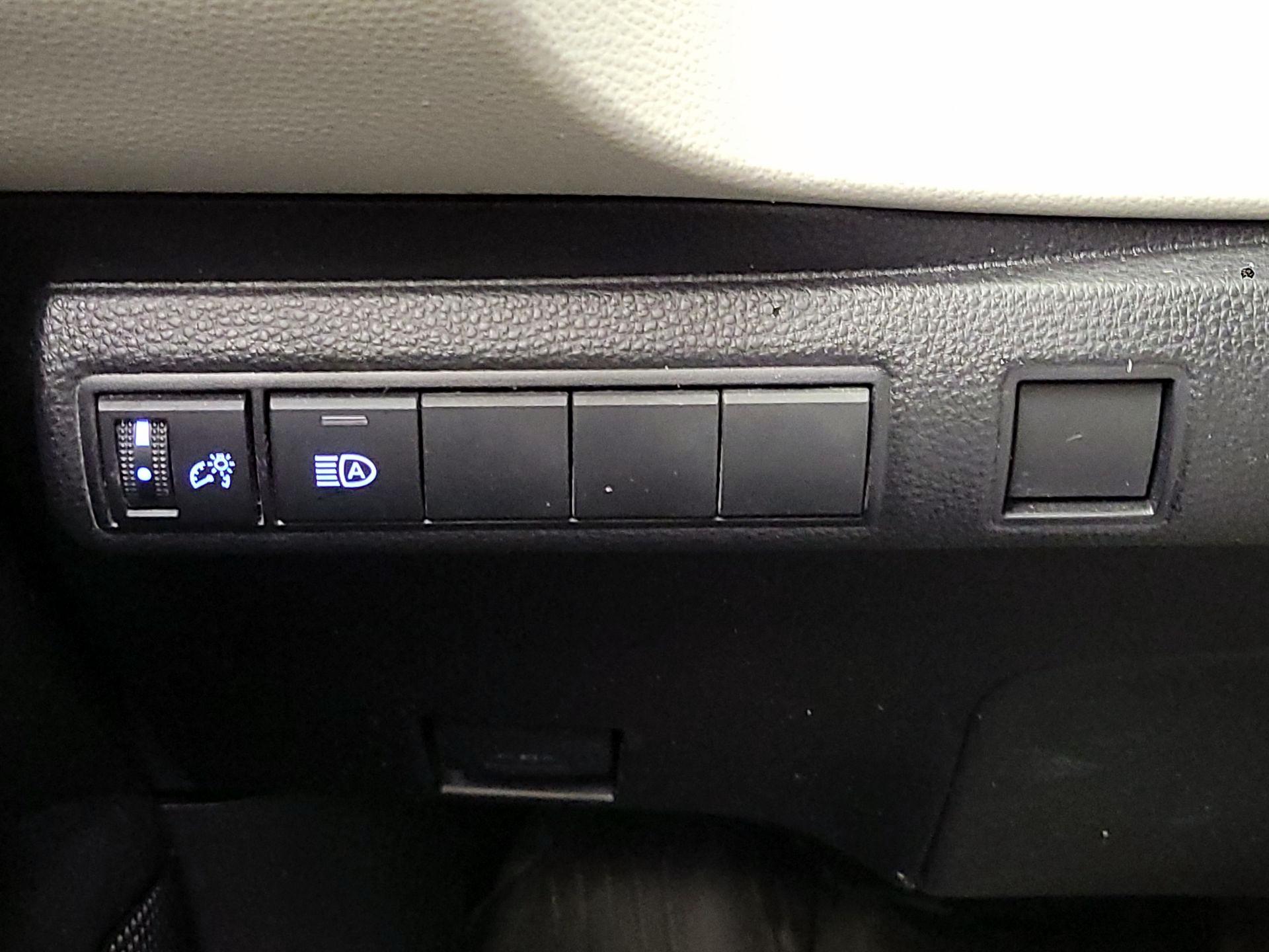 Thumbnail: 2022 Toyota Corolla - 13