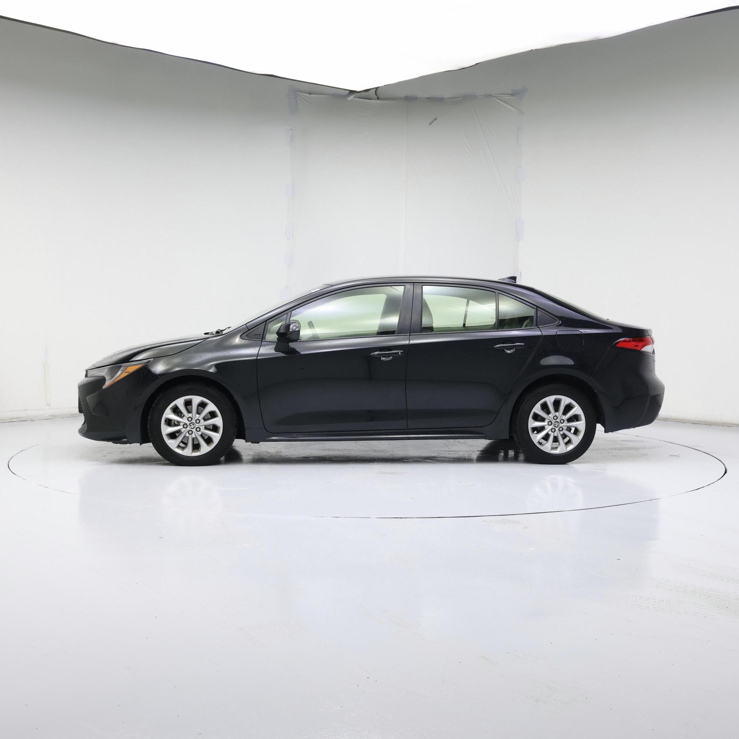 Thumbnail: 2022 Toyota Corolla - 3