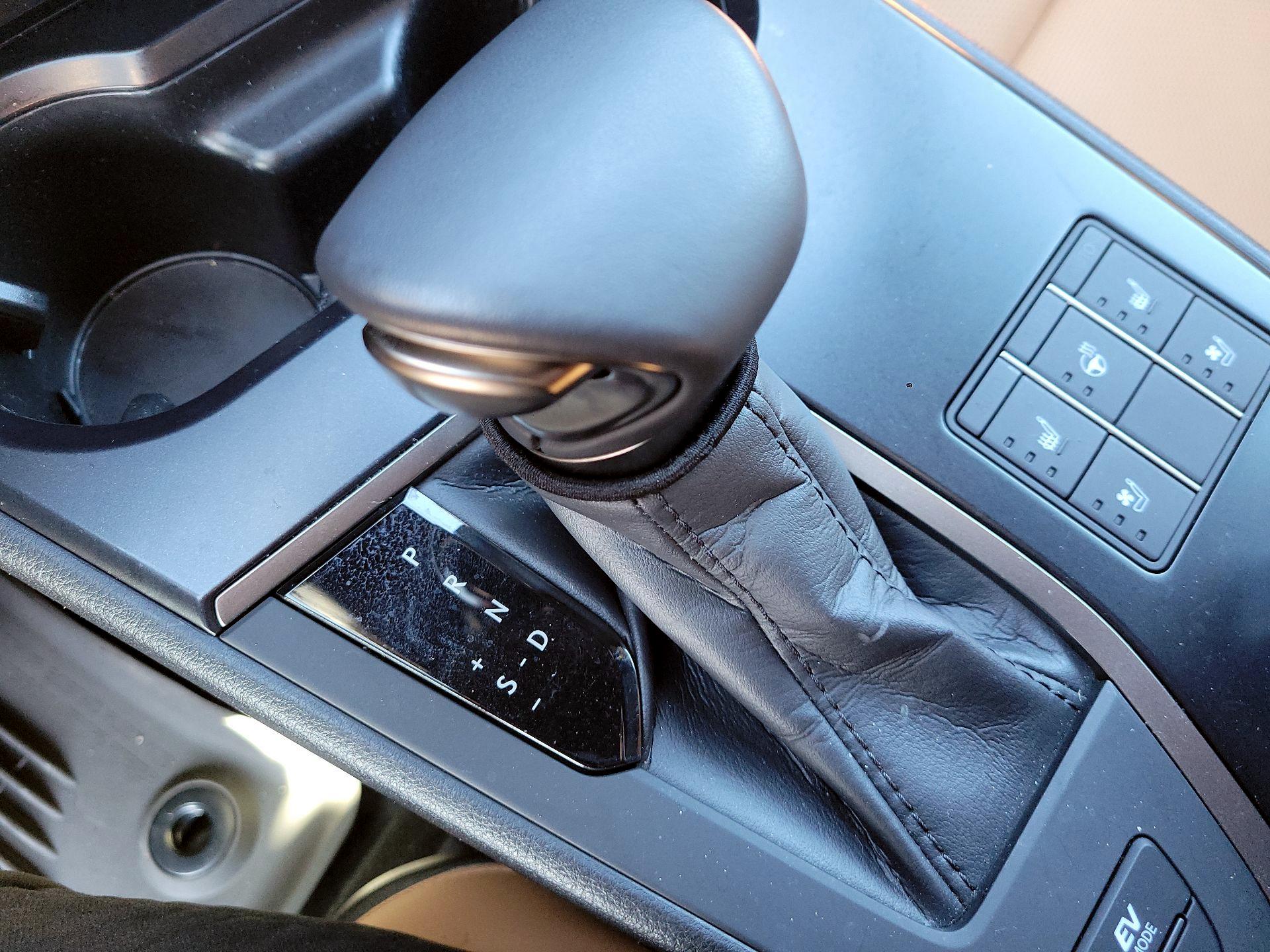 Thumbnail: 2023 Lexus UX - 15