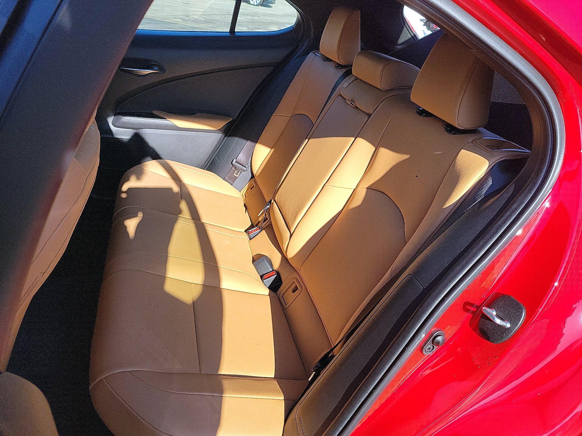 Thumbnail: 2023 Lexus UX - 18