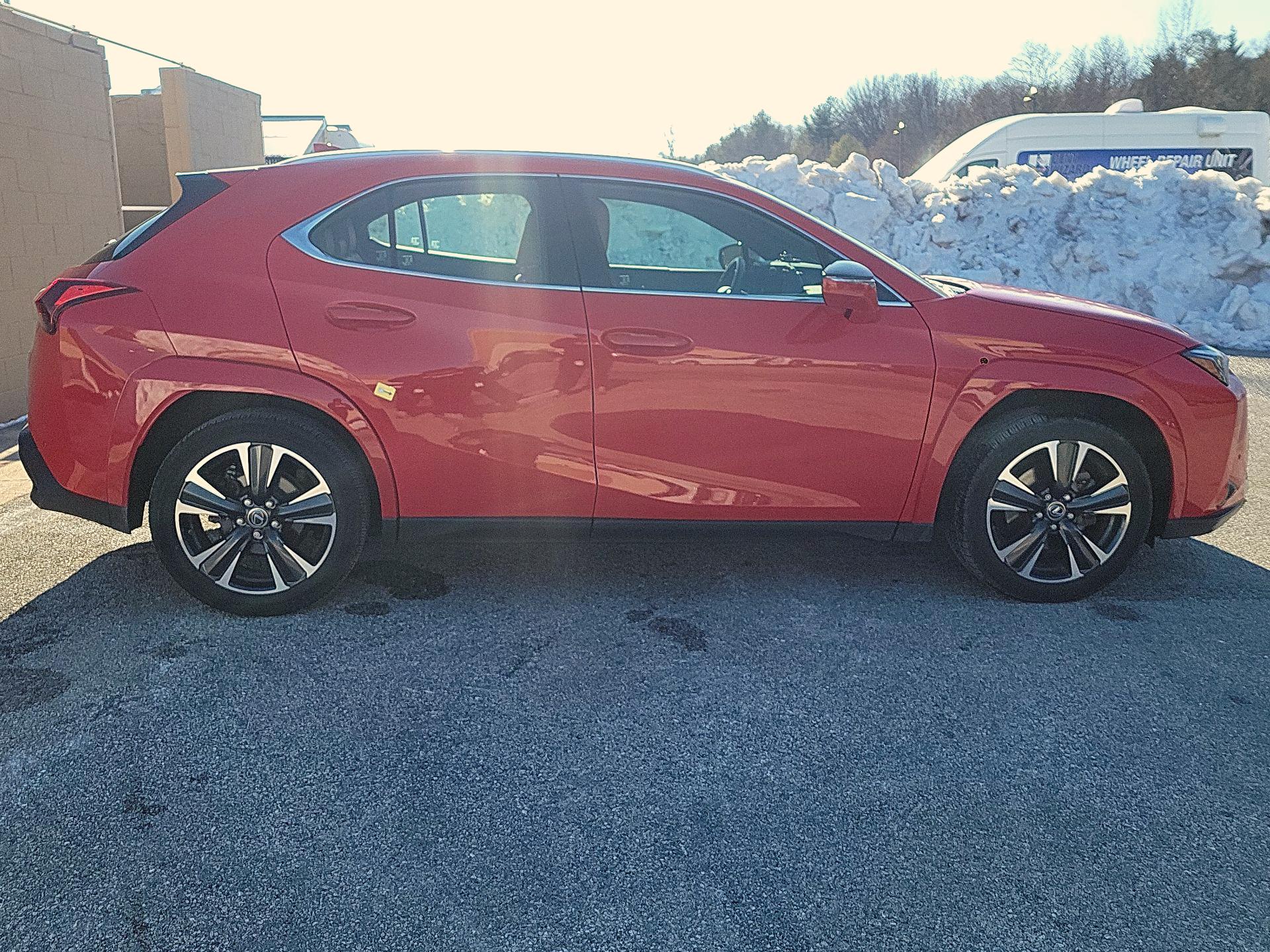 Thumbnail: 2023 Lexus UX - 4