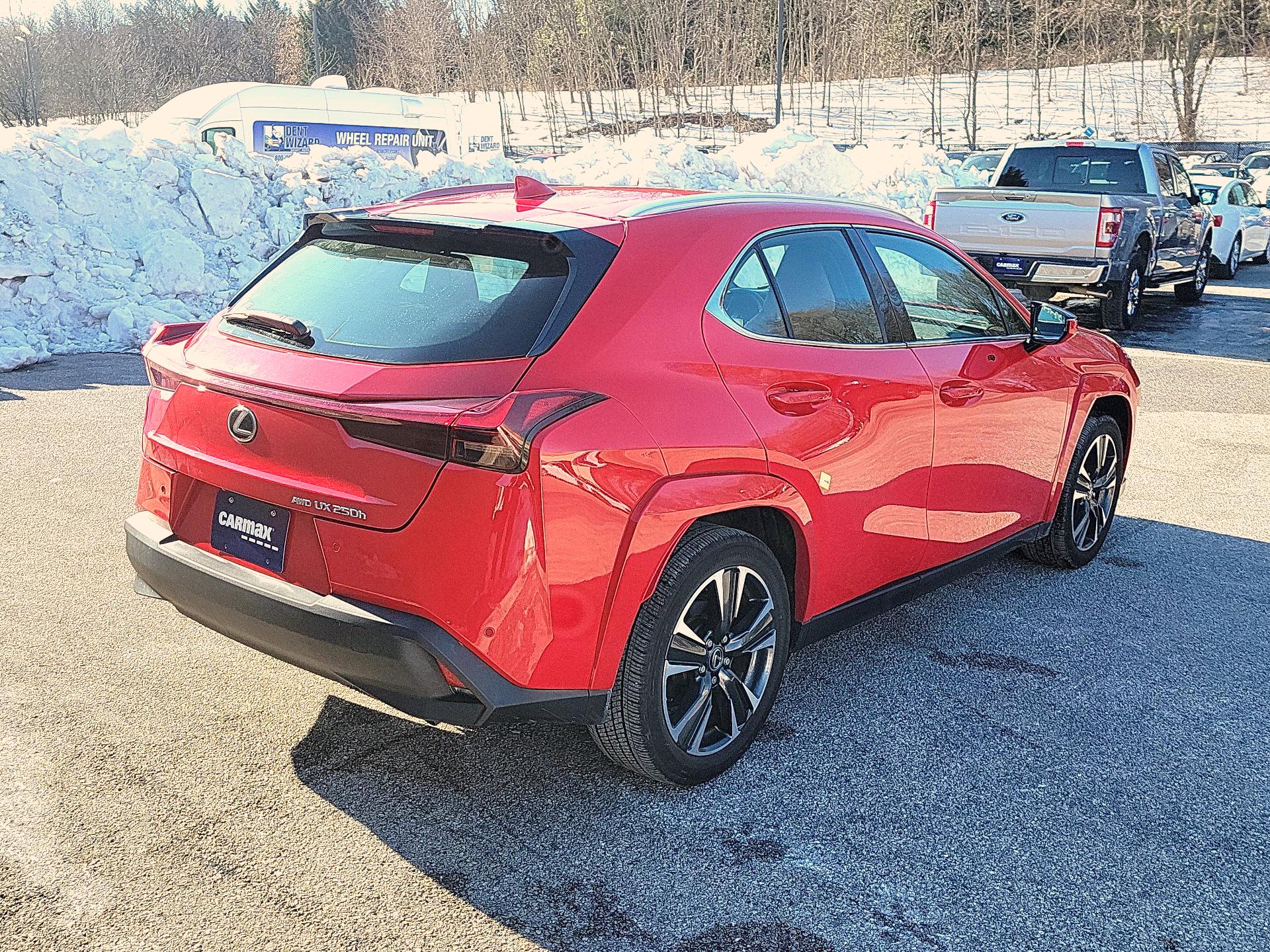 Thumbnail: 2023 Lexus UX - 5