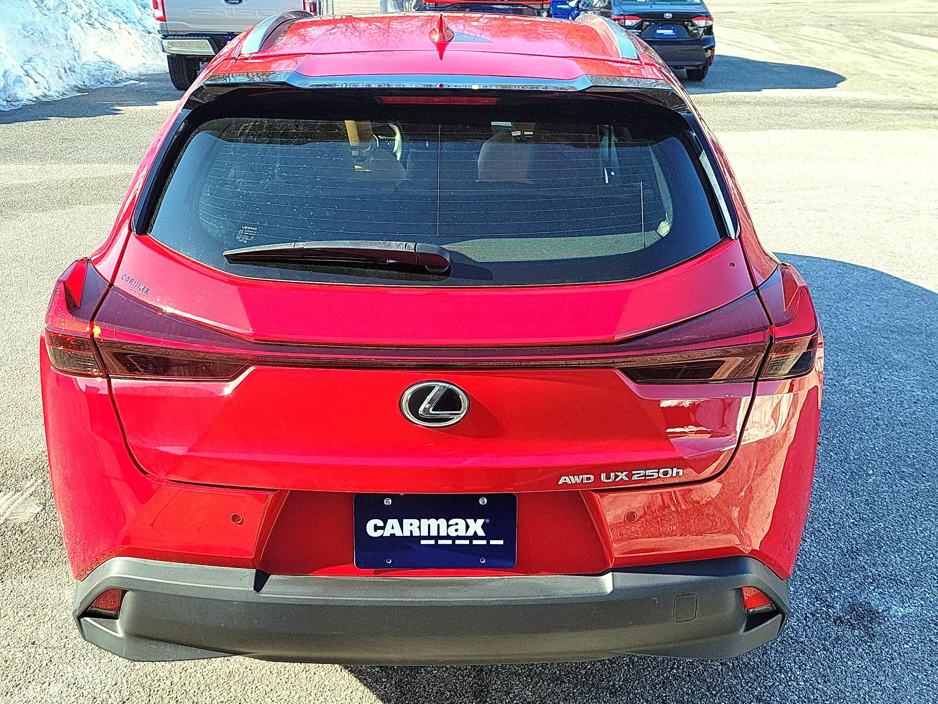 Thumbnail: 2023 Lexus UX - 6