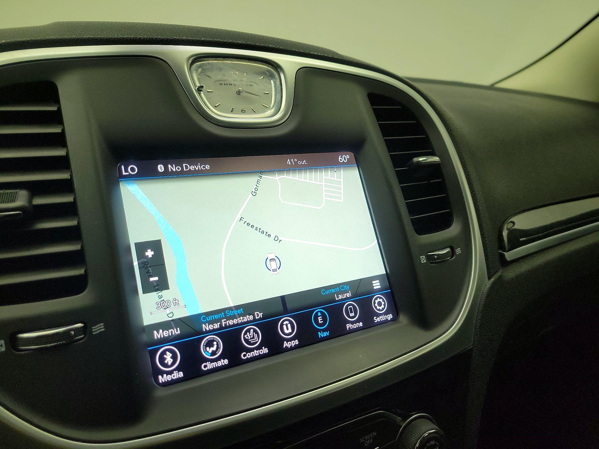 Thumbnail: 2020 Chrysler 300 - 12