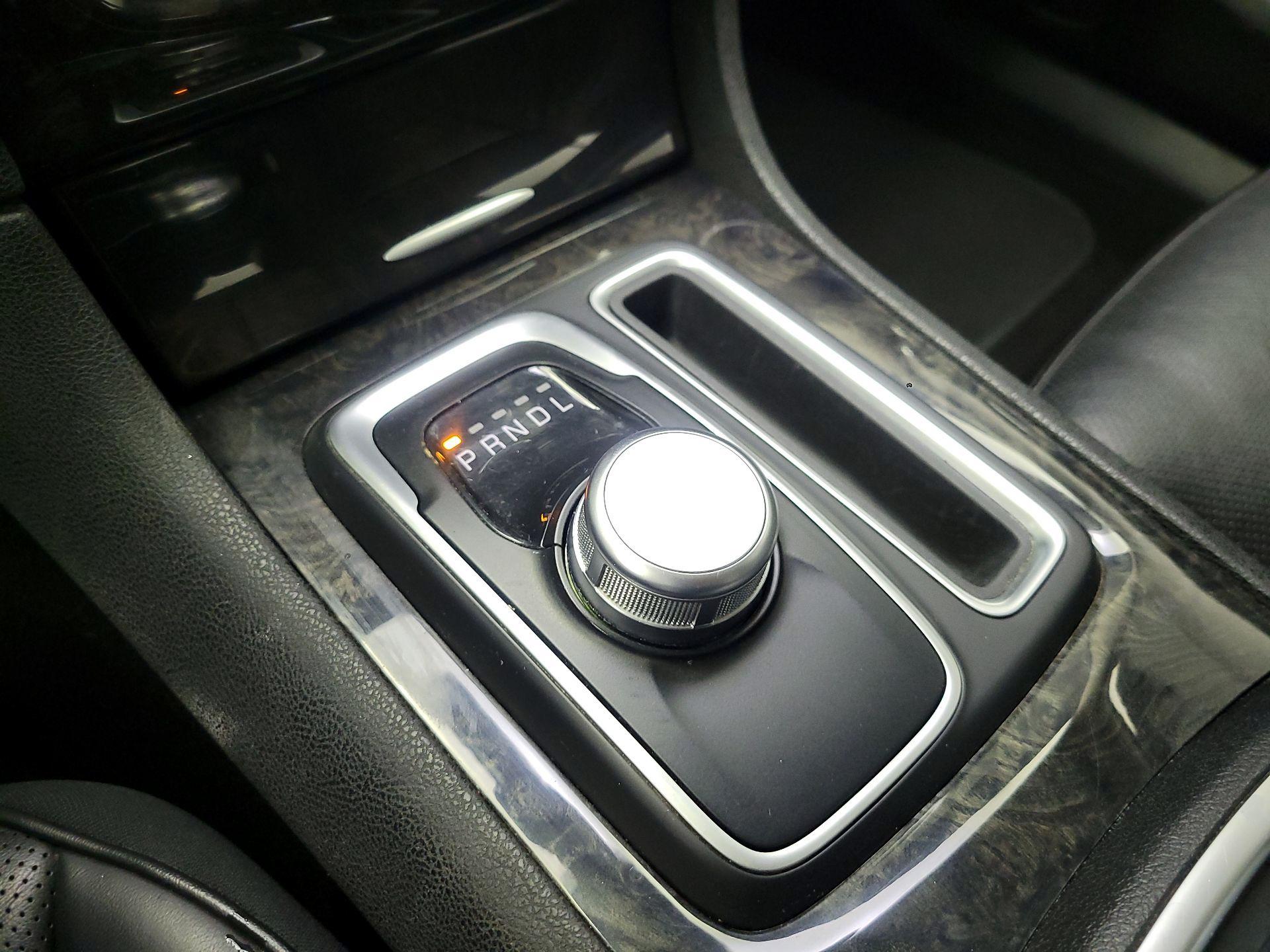 Thumbnail: 2020 Chrysler 300 - 16