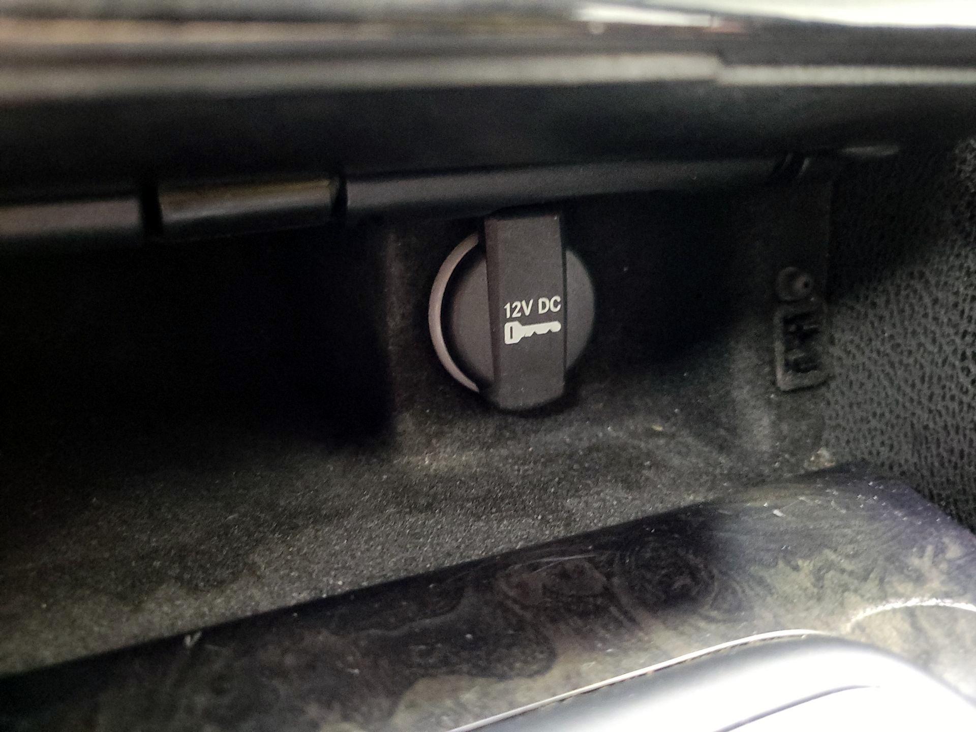 Thumbnail: 2020 Chrysler 300 - 17