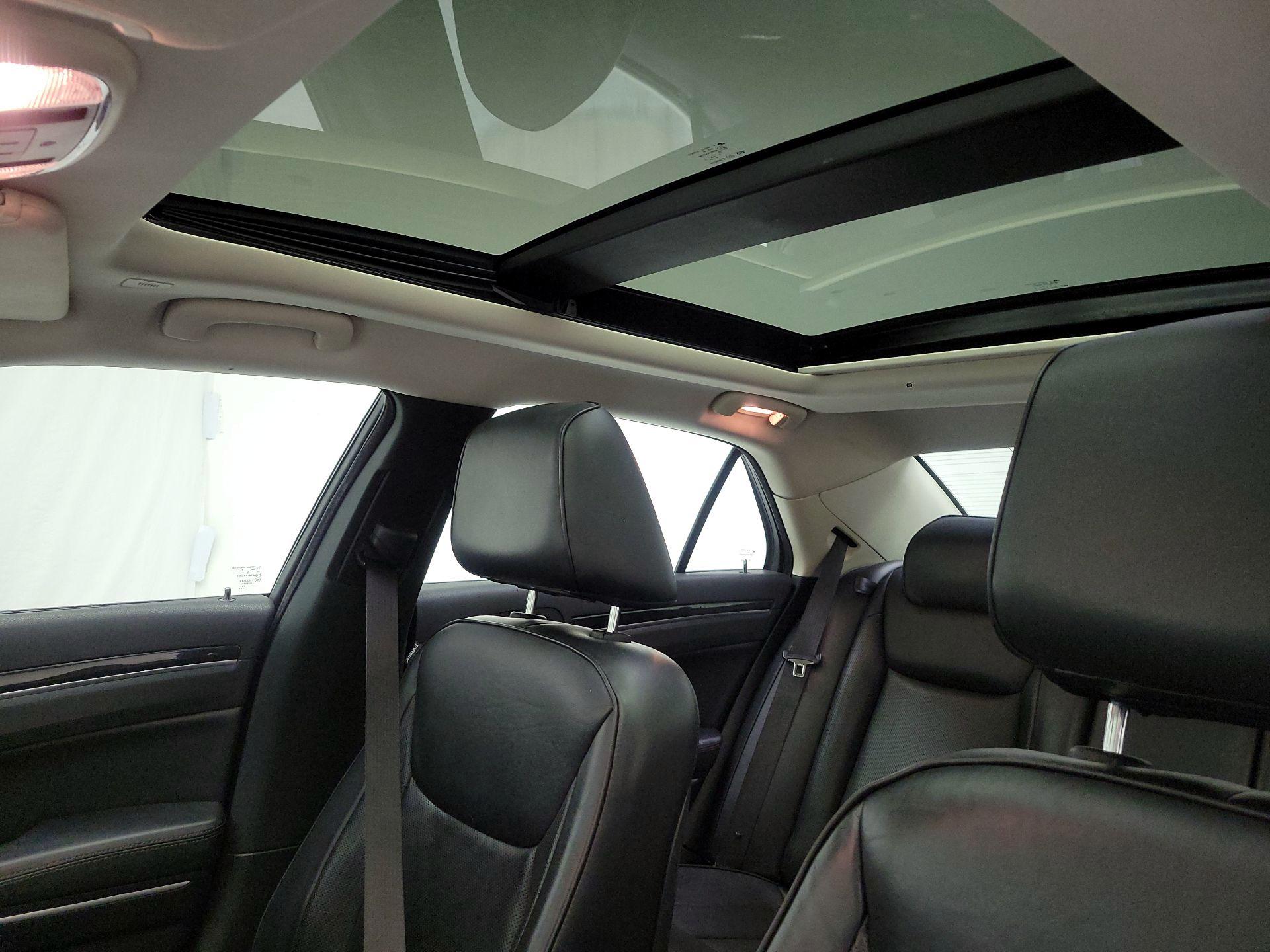 Thumbnail: 2020 Chrysler 300 - 18